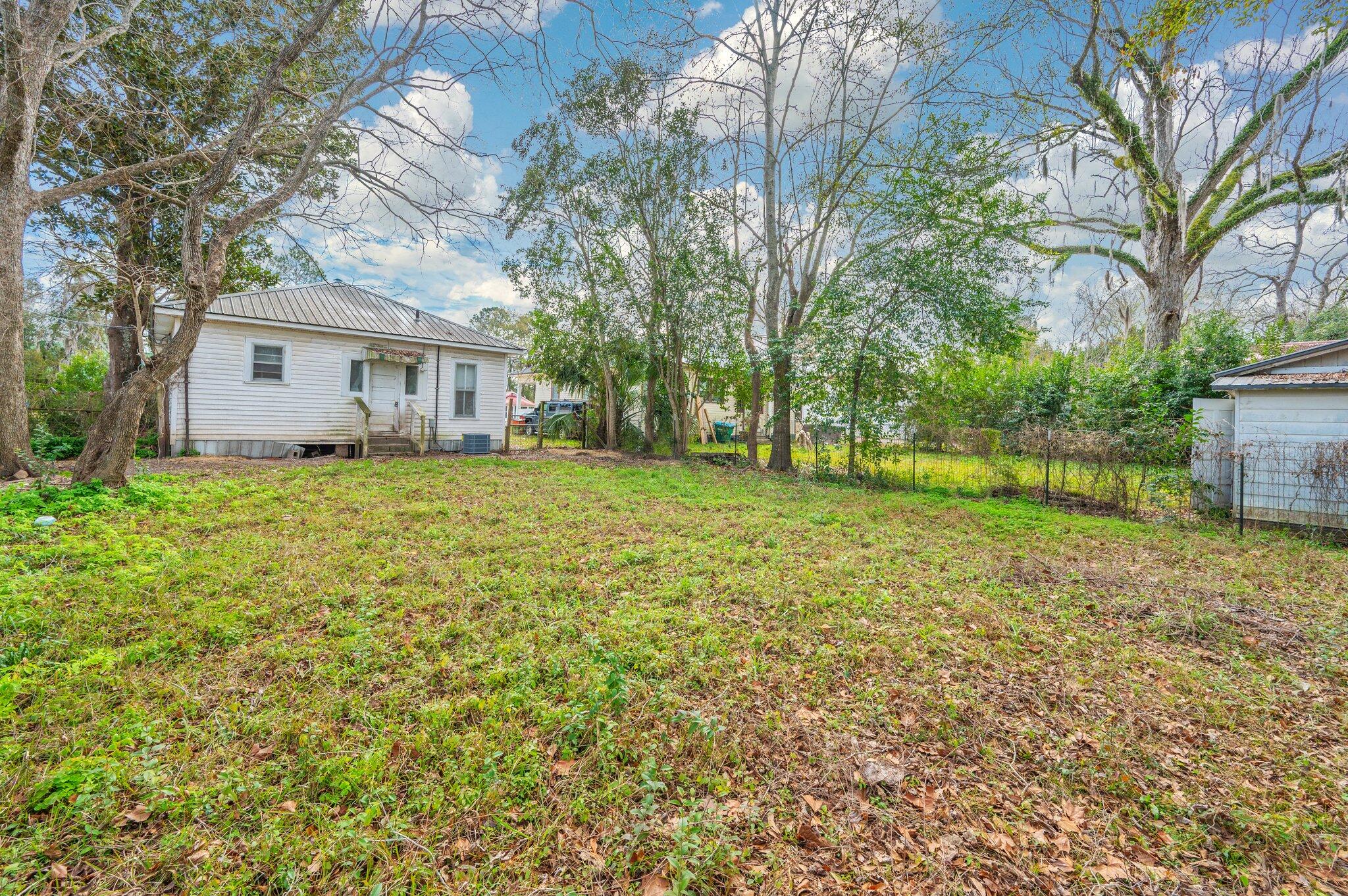 HUGHES ADDN-FLORALA - Residential