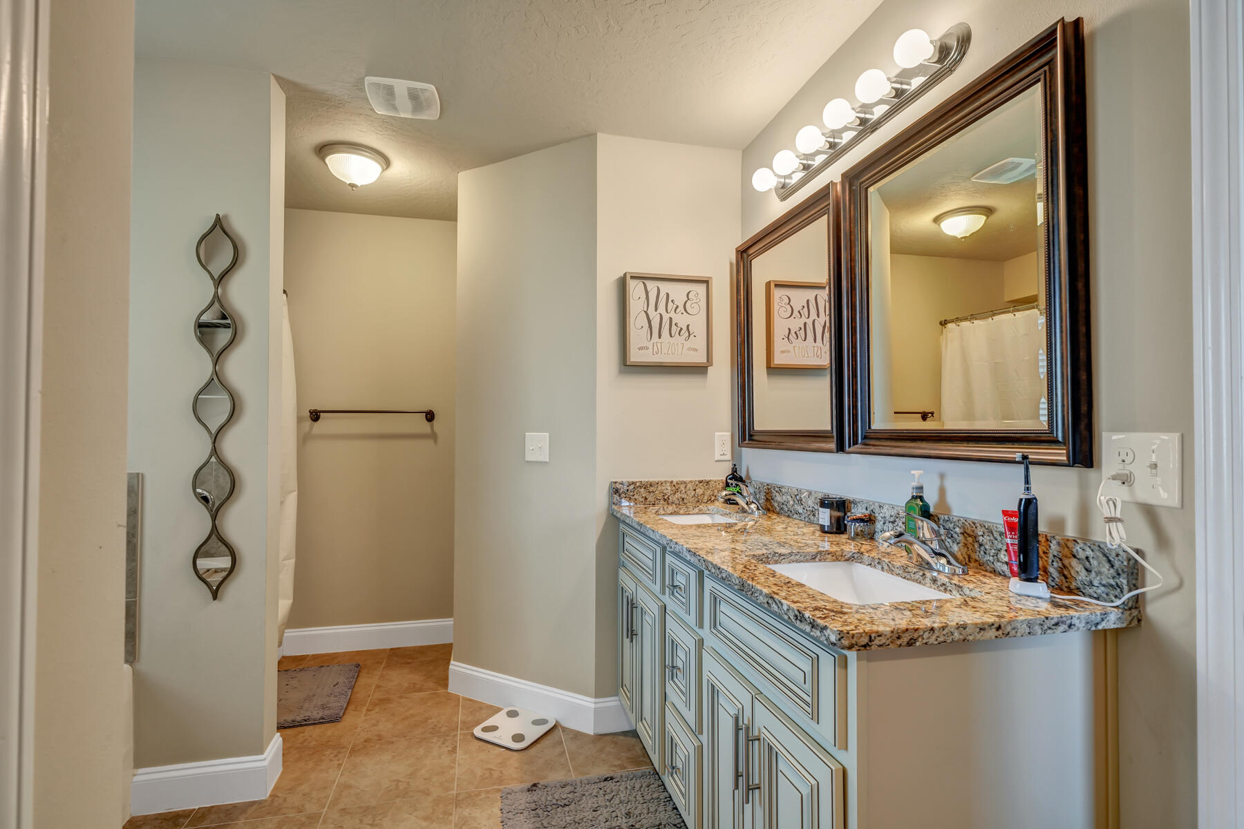 CHANAN ESTATES 1ST ADDN - Residential