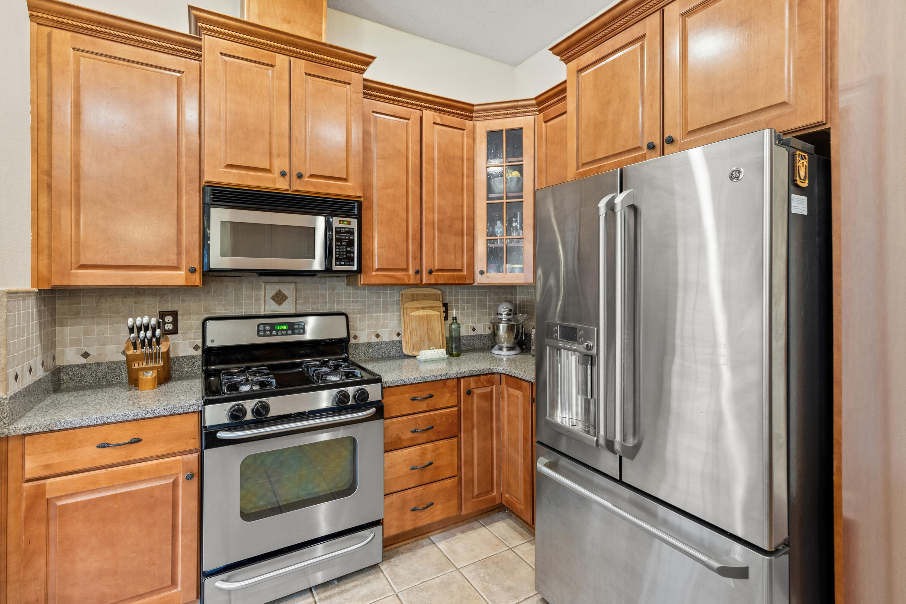 CHANAN ESTATES - Residential Lease