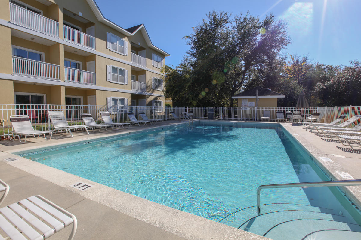 HERON'S WATCH CONDO PH 1 - Residential