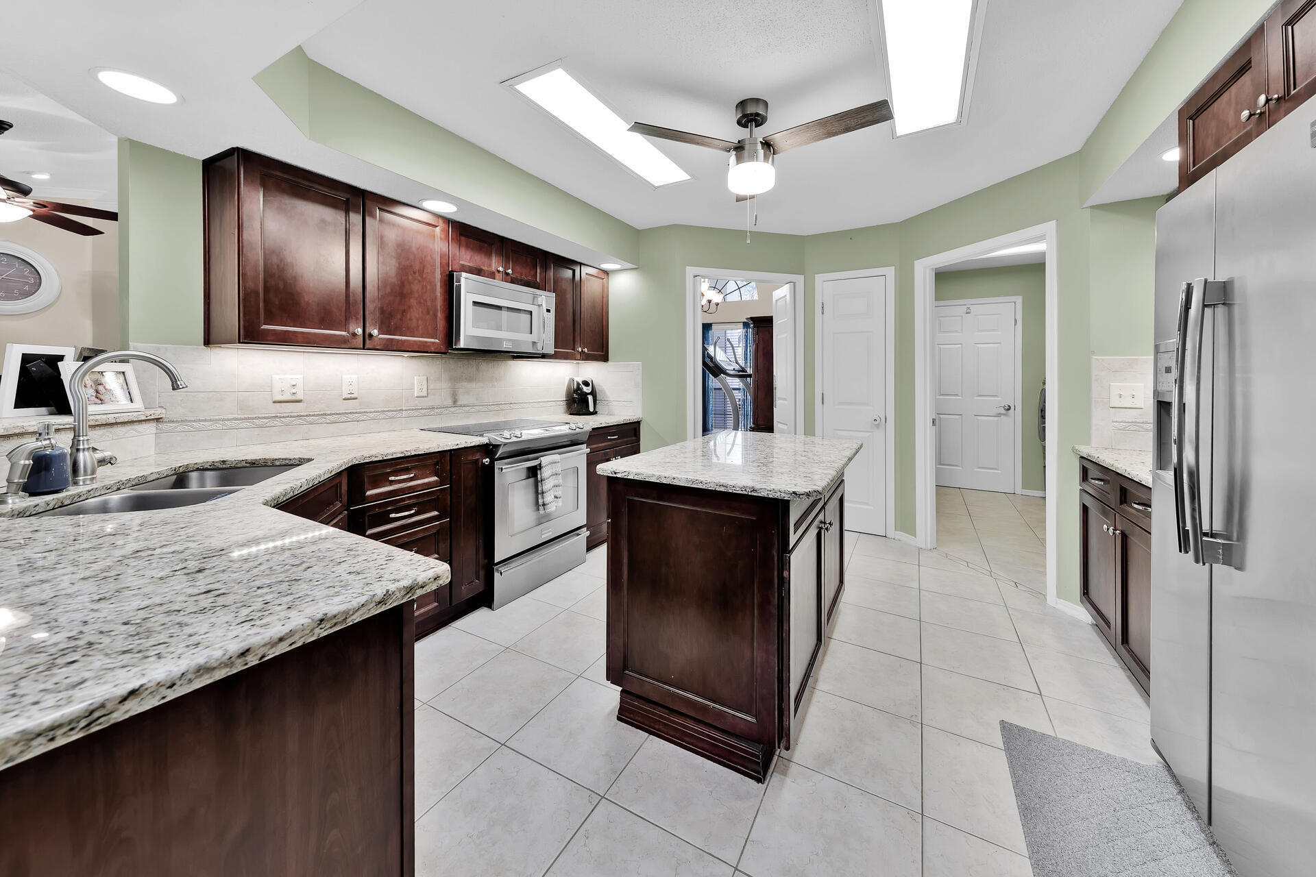 Rocky Bayou Country Club Estates - Residential