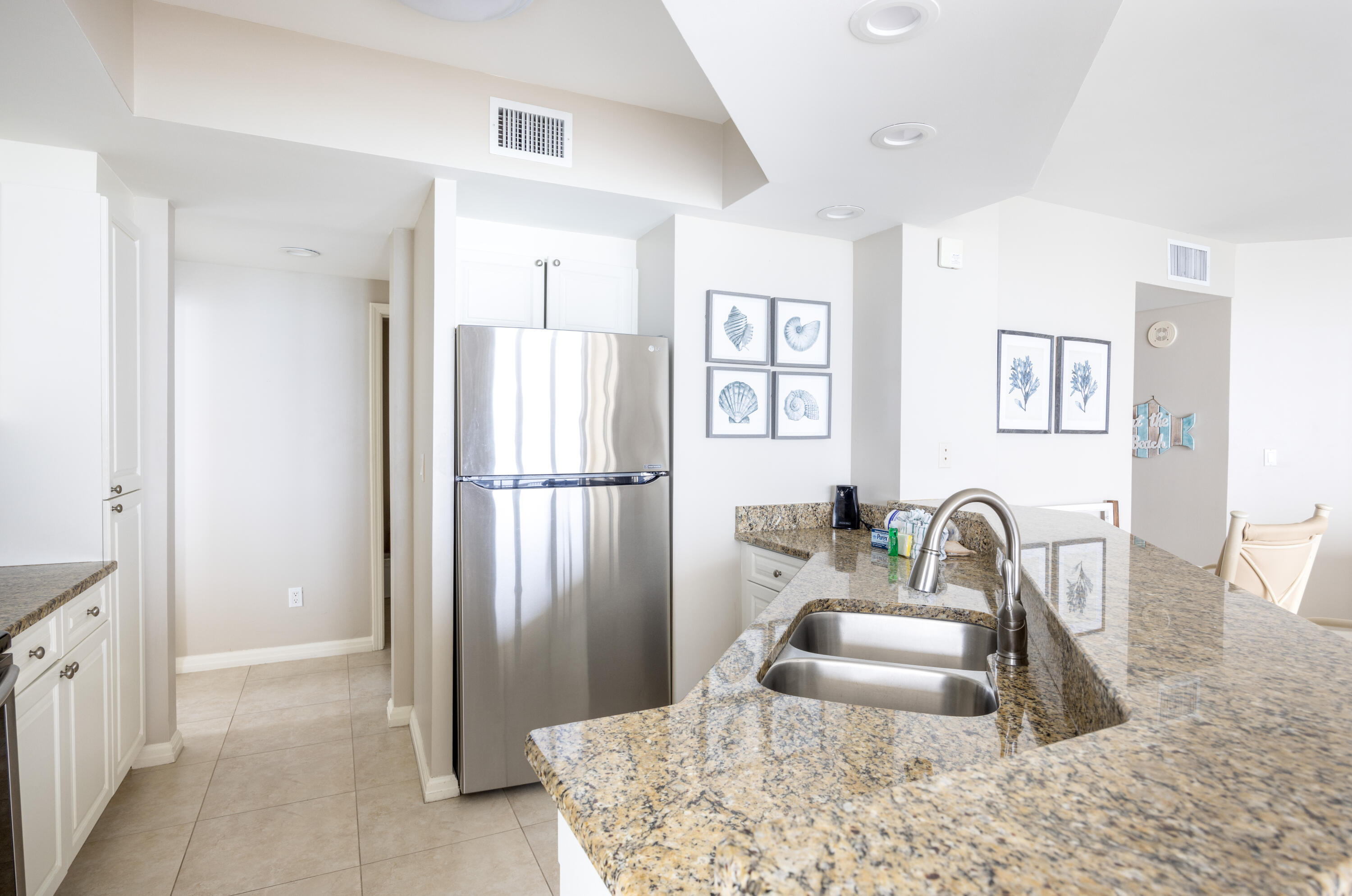 ST. MAARTEN AT SILVER SHELLS - Residential