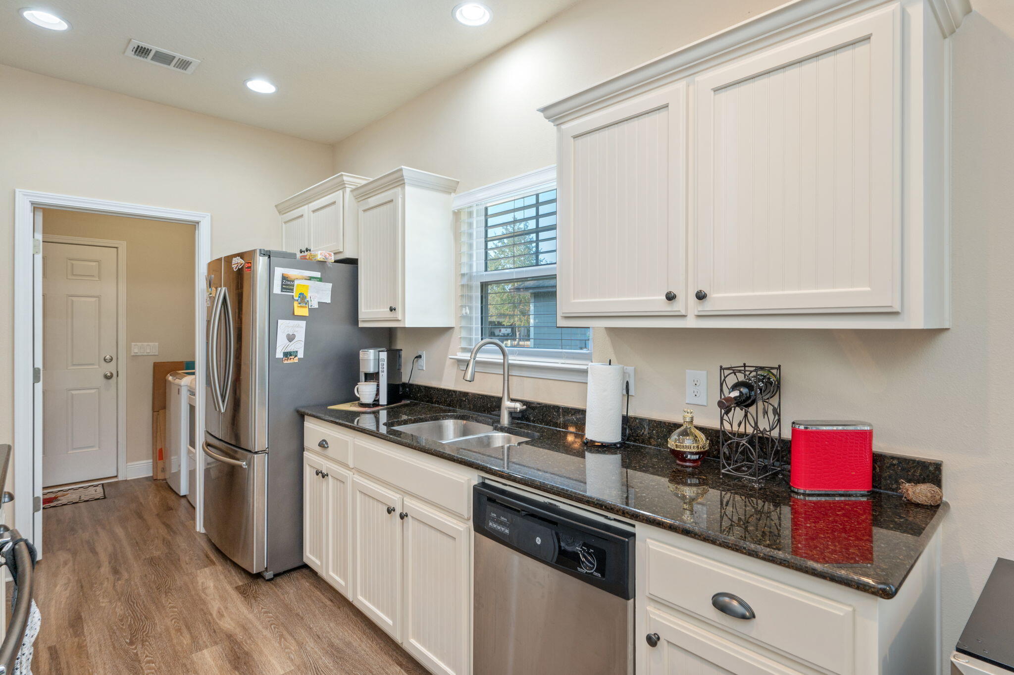 CANOPIES OF FREEPORT - Residential Lease