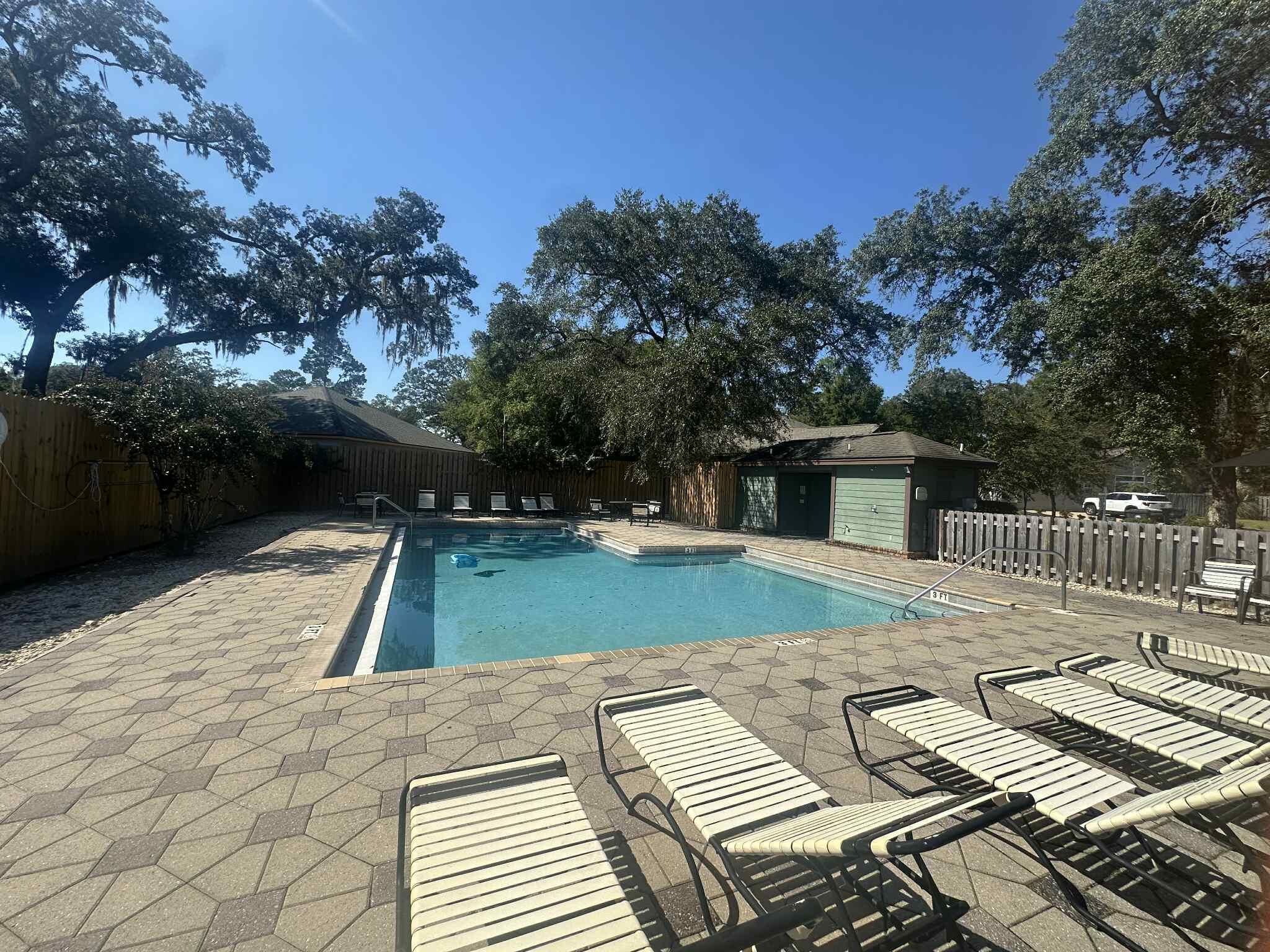 CANOPIES OF FREEPORT - Residential Lease