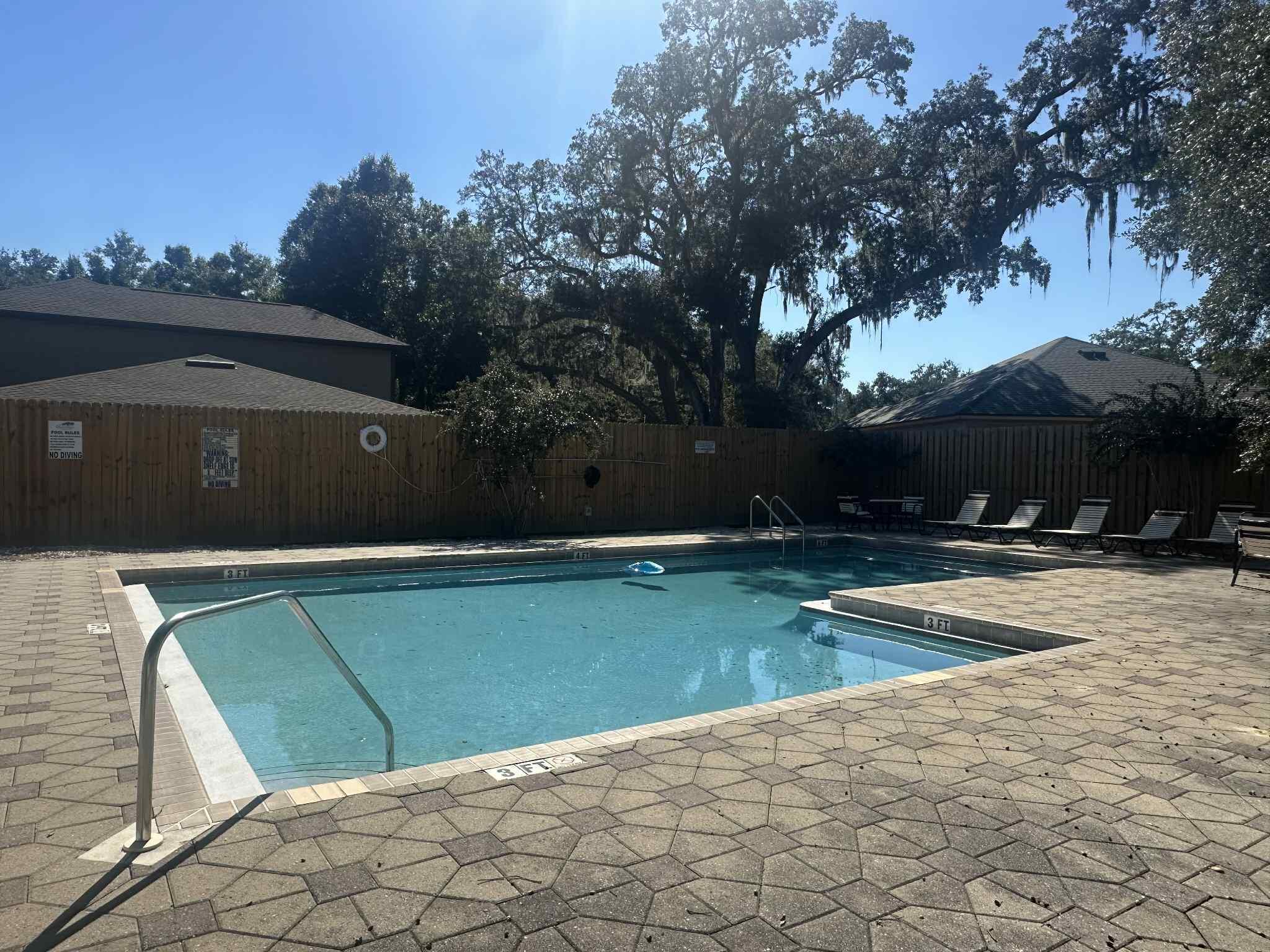 CANOPIES OF FREEPORT - Residential Lease