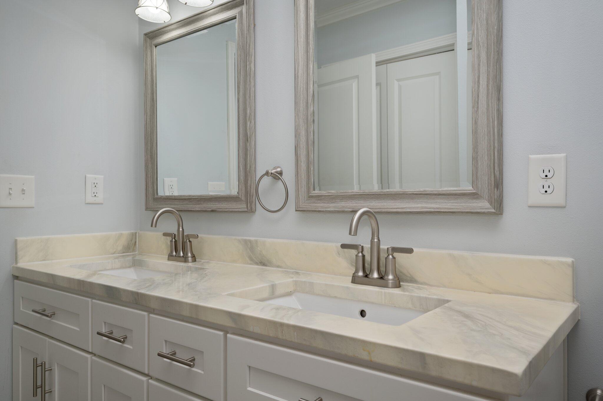 OAKLAND HEIGHTS - Residential