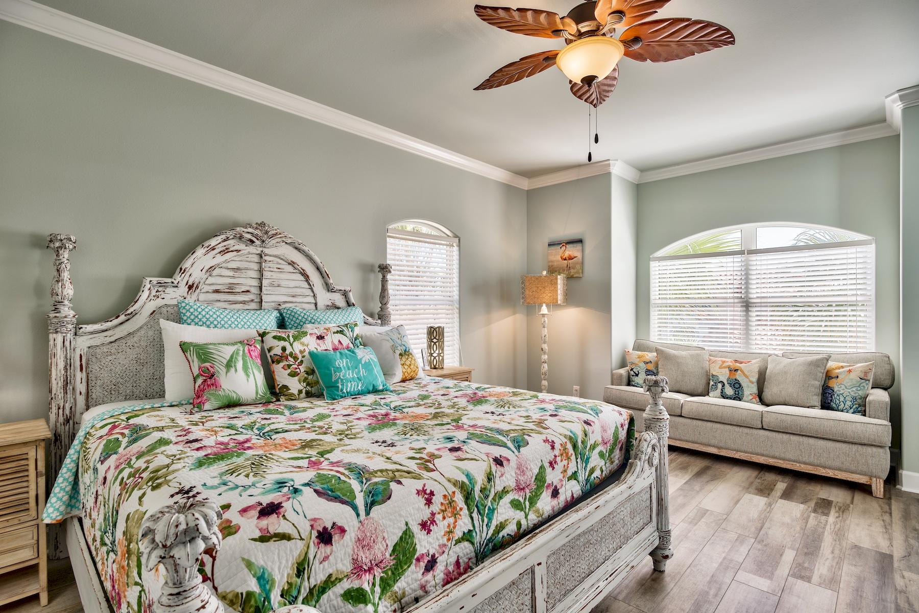 EMERALD WATERS VILLAGE - Residential