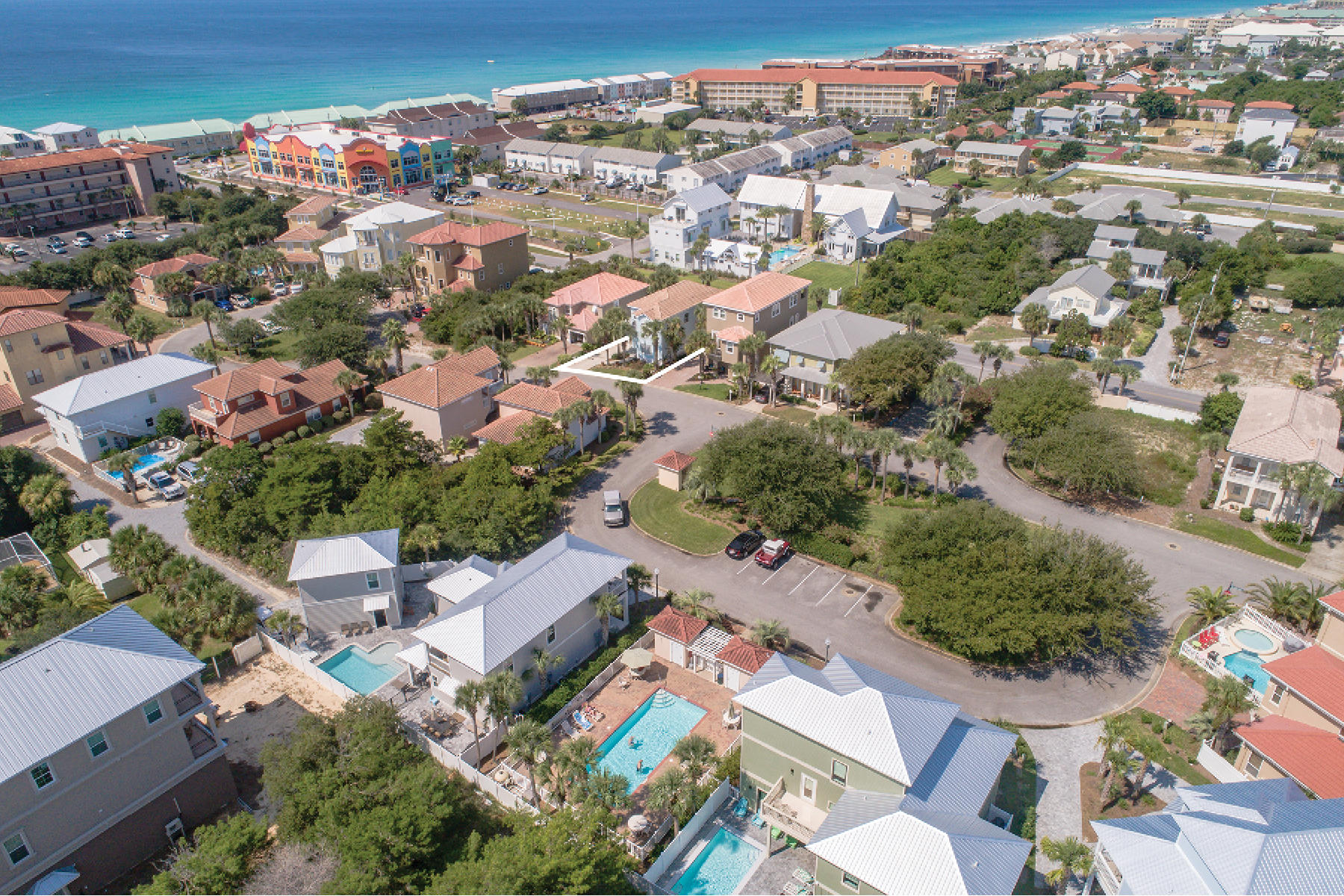 EMERALD WATERS VILLAGE - Residential