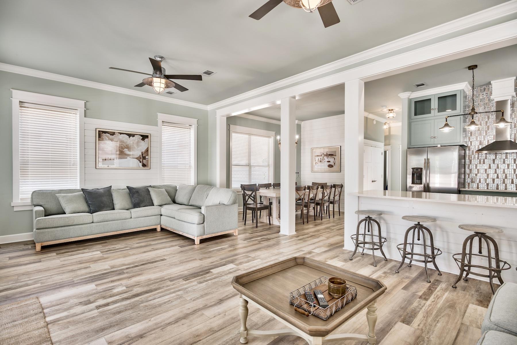 EMERALD WATERS VILLAGE - Residential