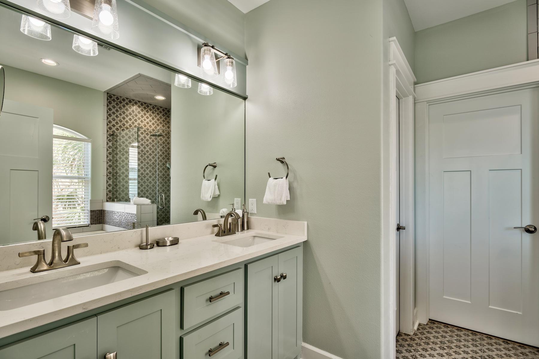 EMERALD WATERS VILLAGE - Residential