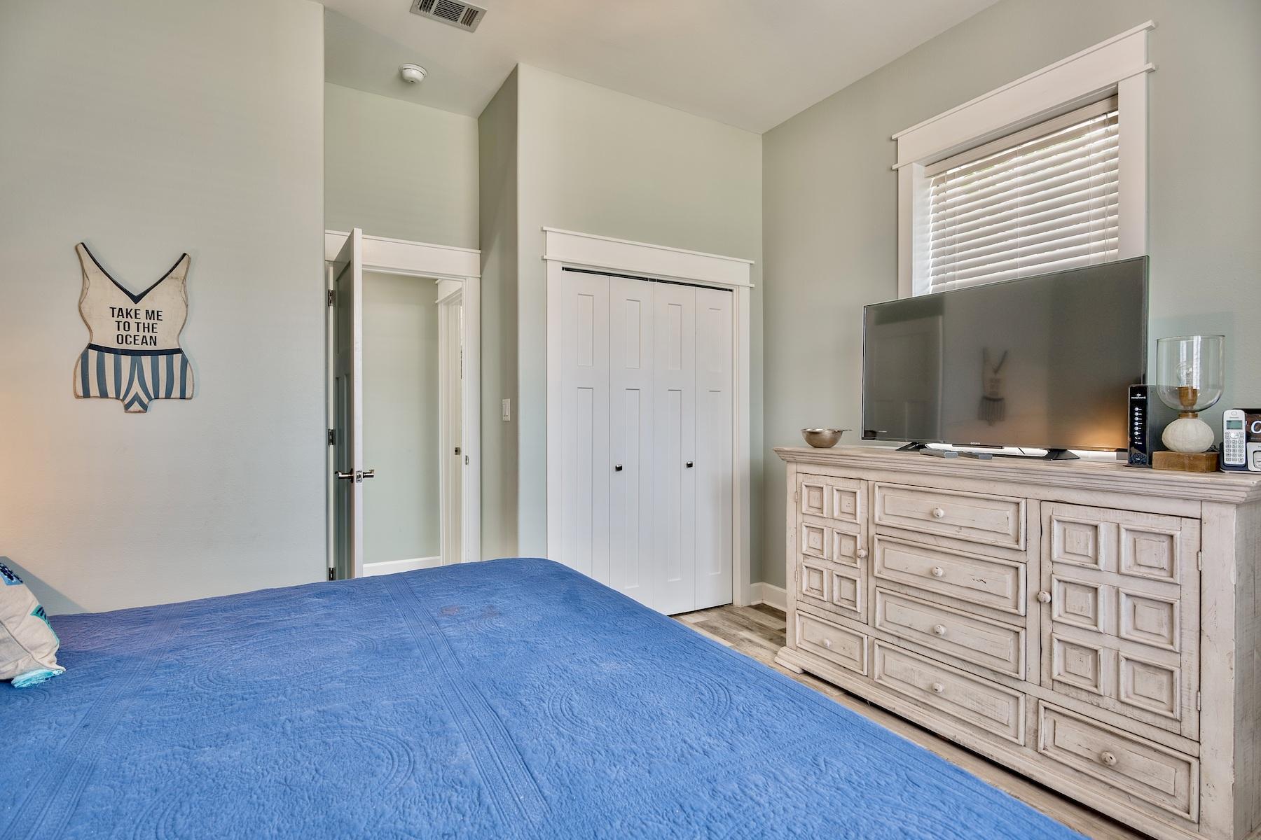 EMERALD WATERS VILLAGE - Residential