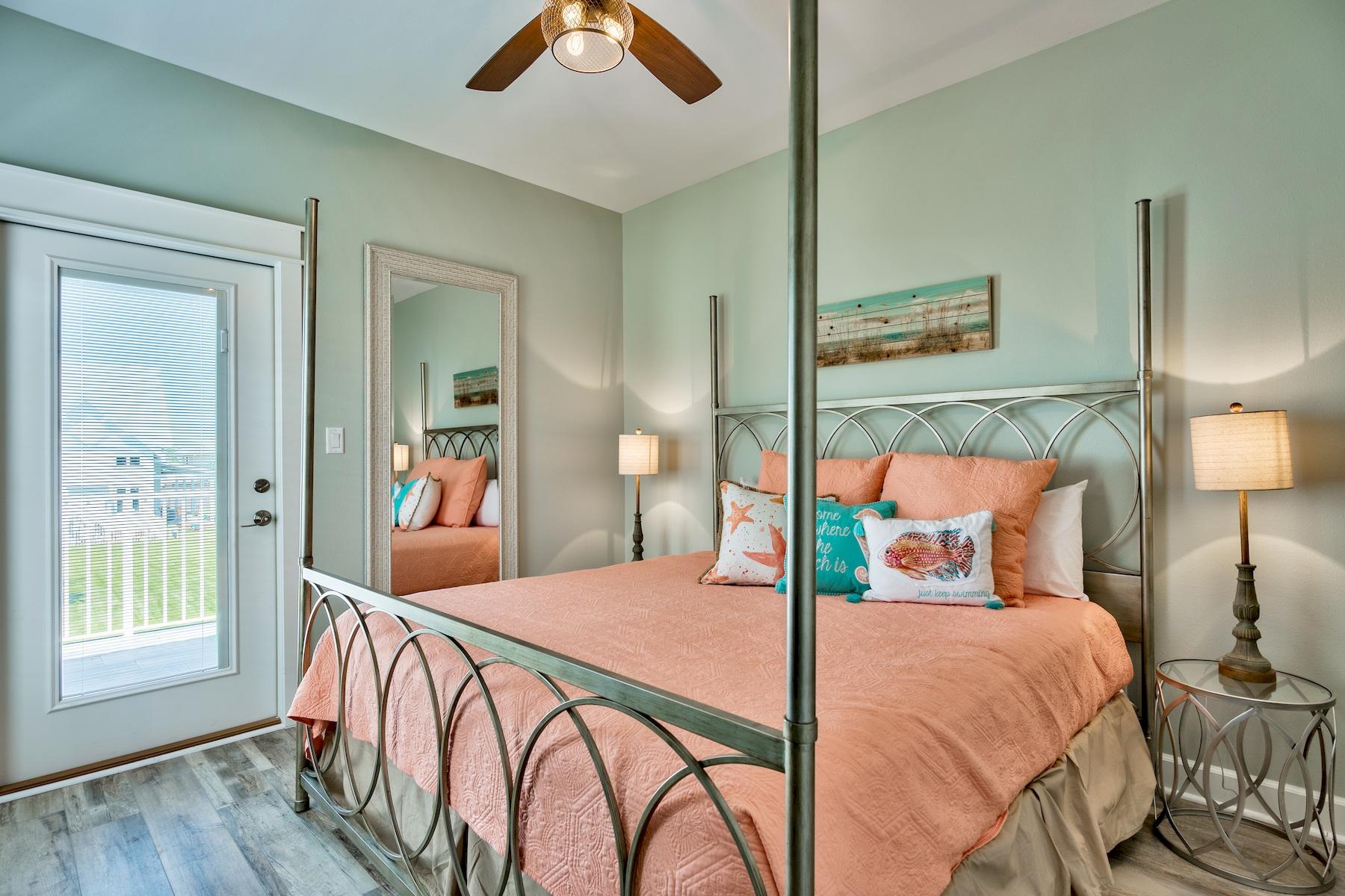 EMERALD WATERS VILLAGE - Residential