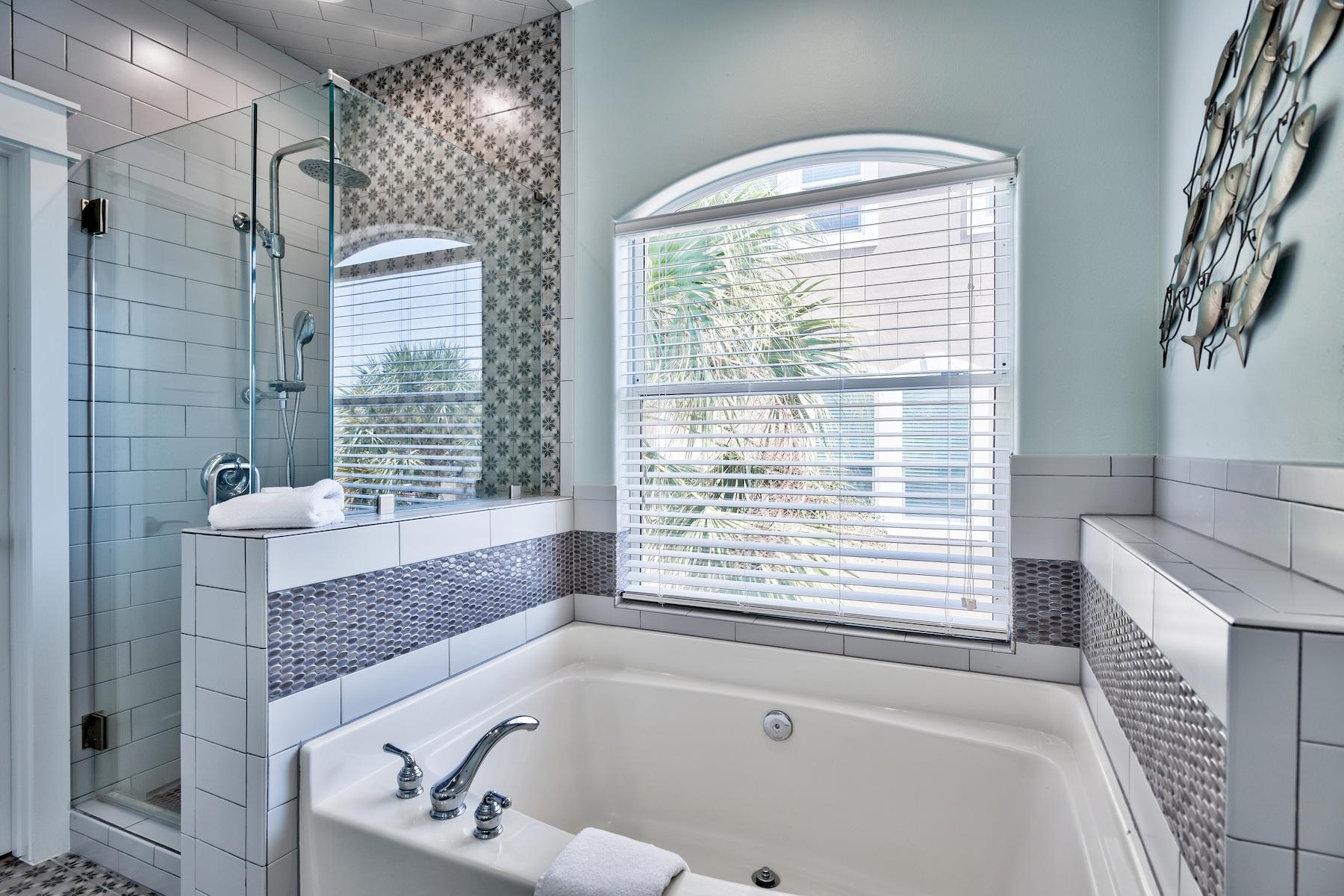 EMERALD WATERS VILLAGE - Residential