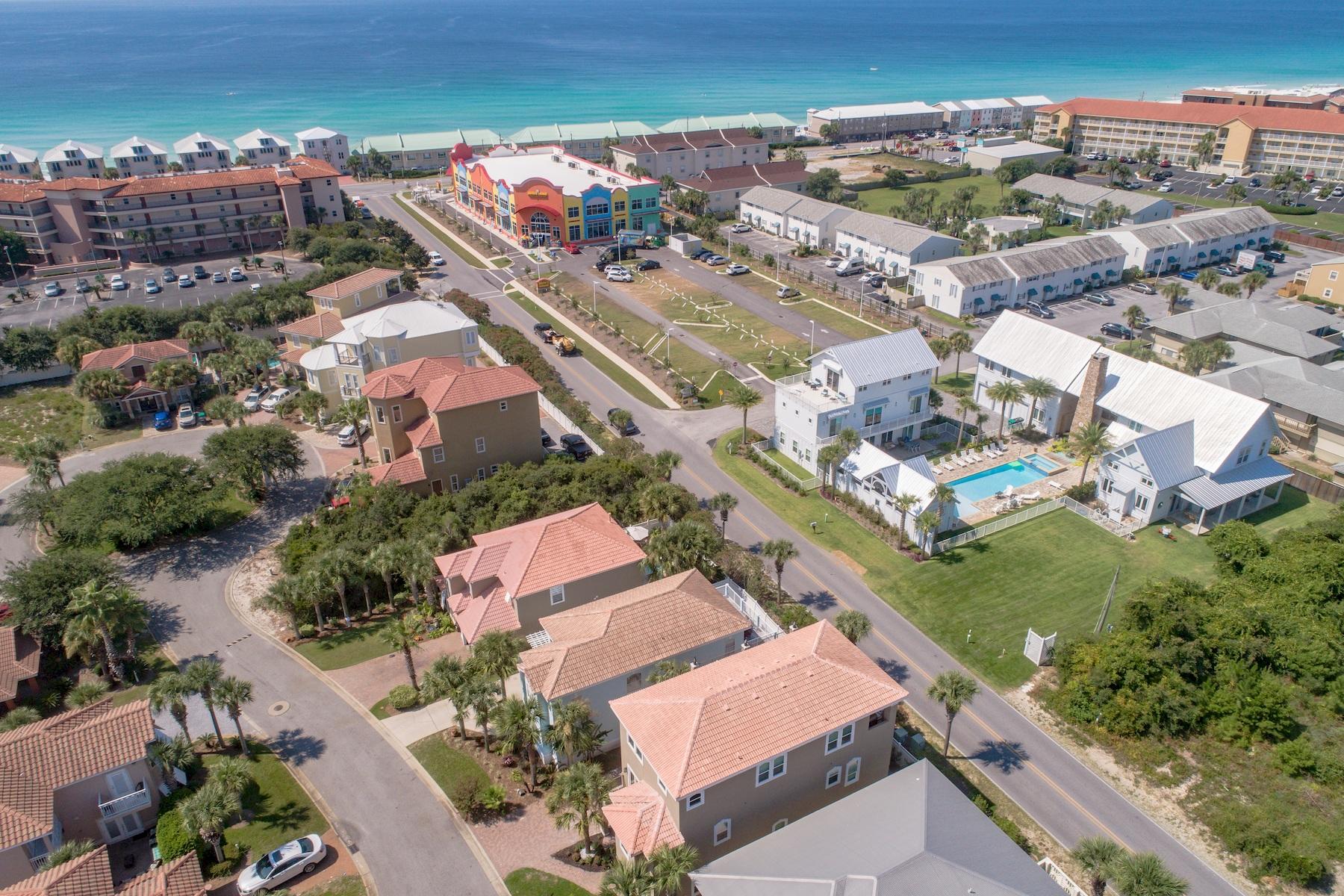 EMERALD WATERS VILLAGE - Residential