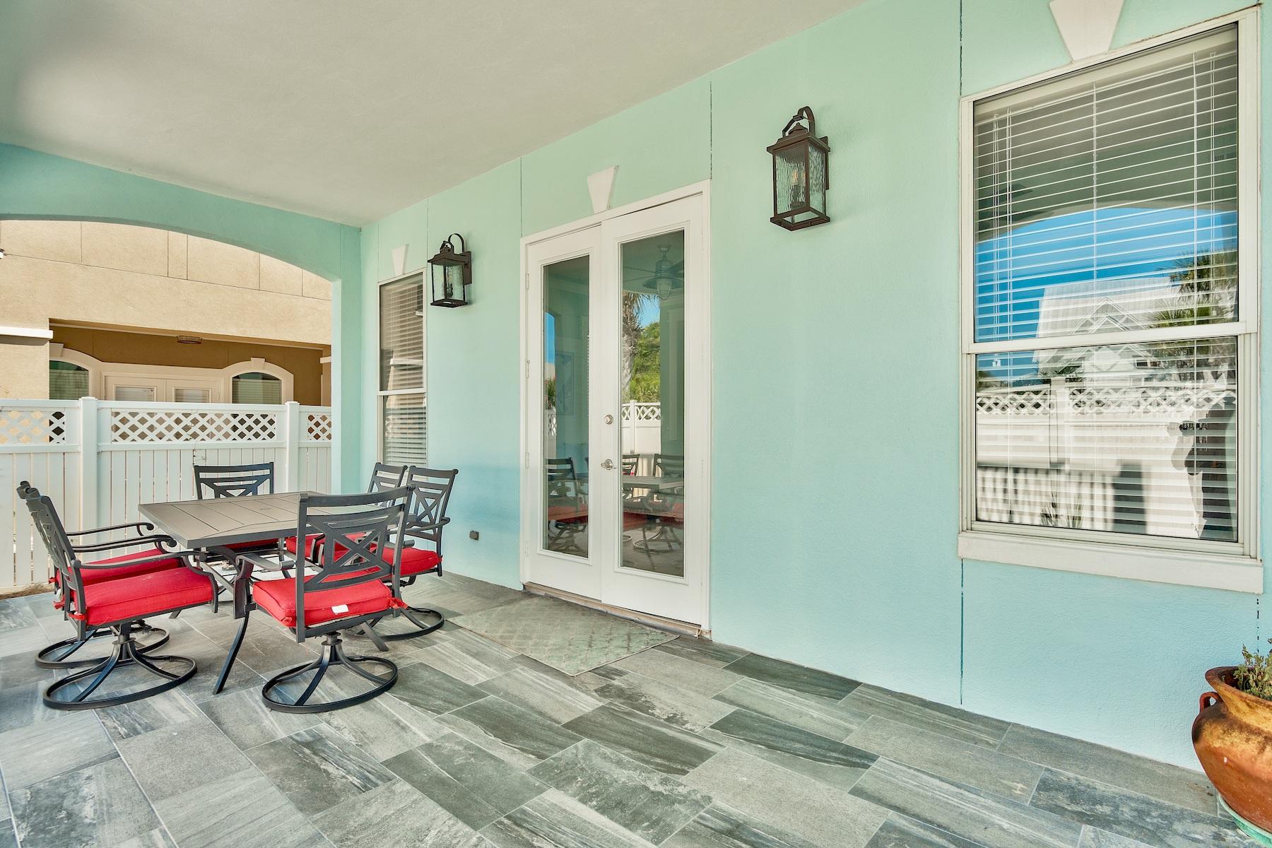 EMERALD WATERS VILLAGE - Residential