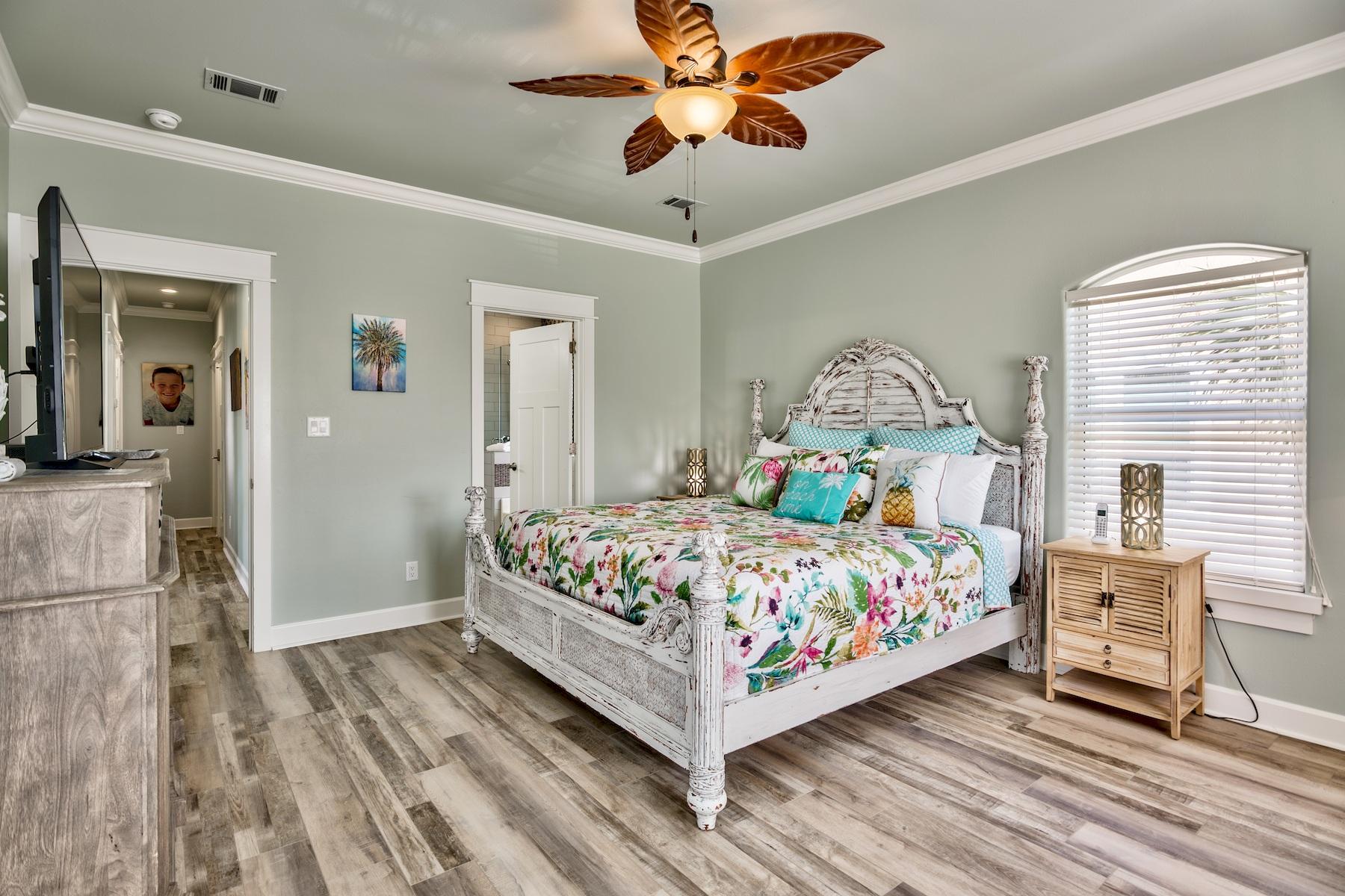 EMERALD WATERS VILLAGE - Residential