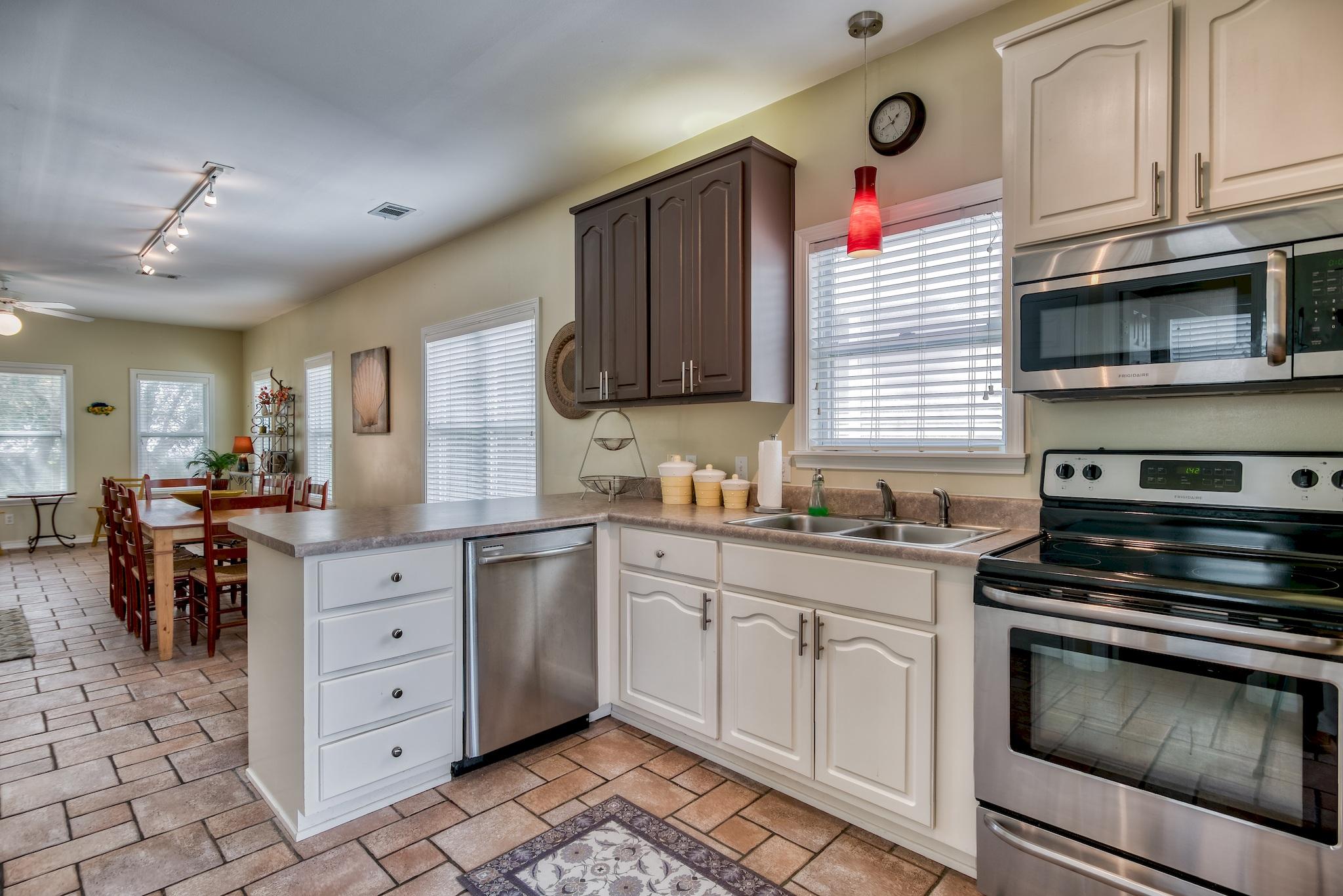 OLD FLORIDA COTTAGES - Residential