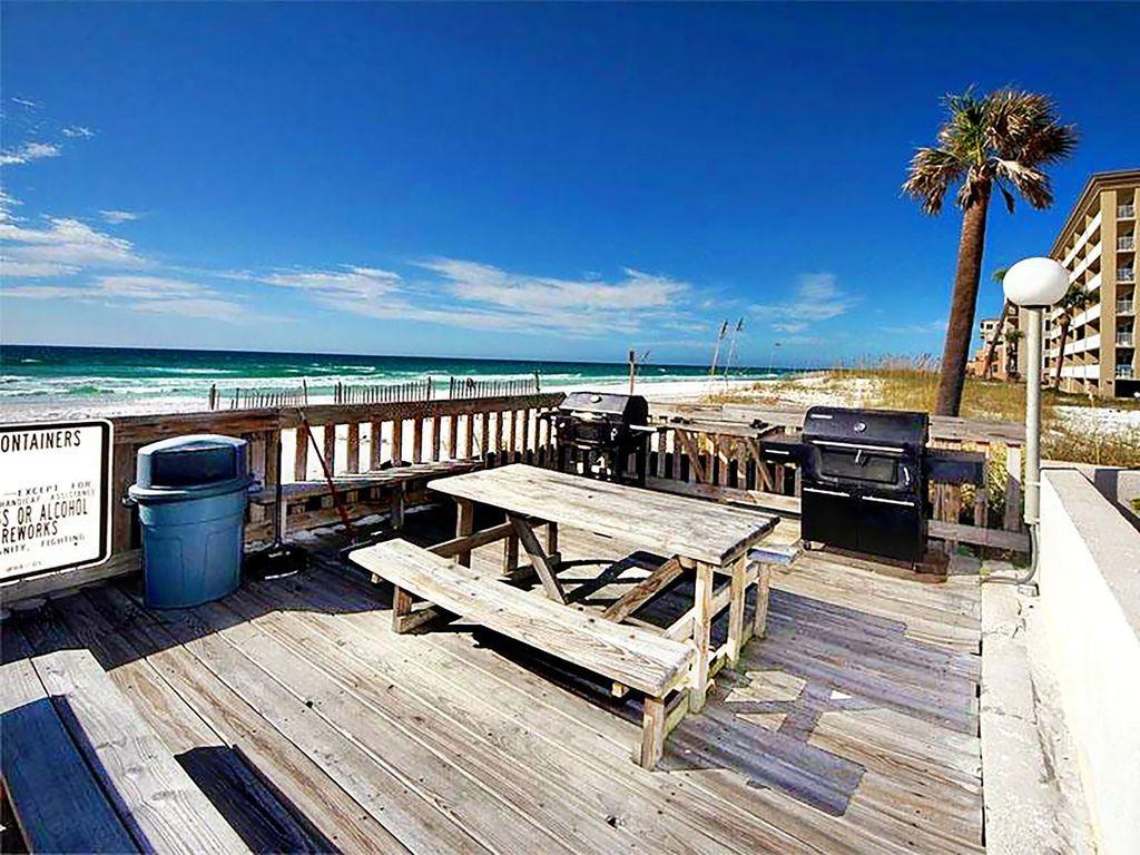 EMERALD ISLE - Residential