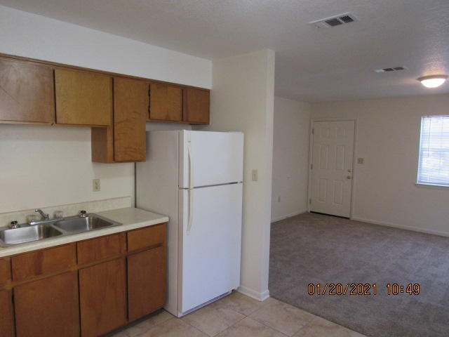 FOREST HEIGHTS - Residential Lease