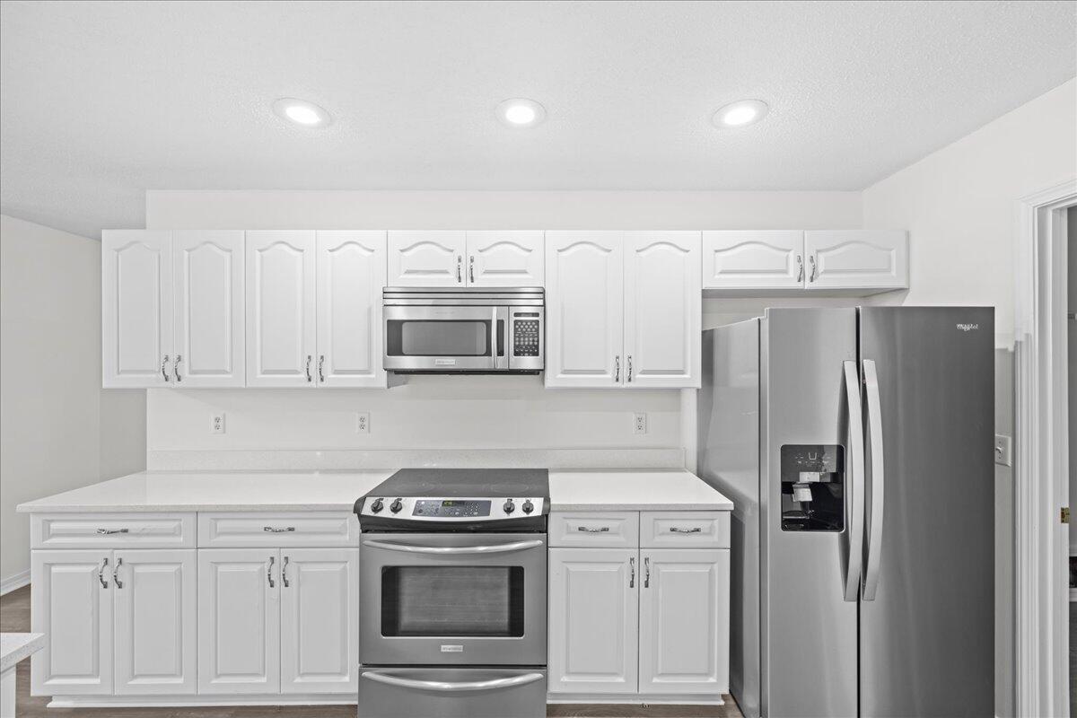 COUNTRY CLUB ESTATES 1 OF CRESTVIEW - Residential