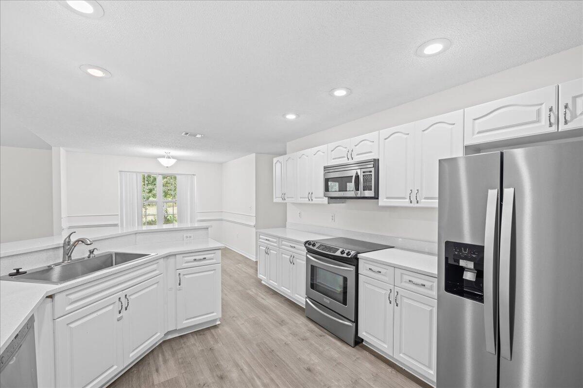 COUNTRY CLUB ESTATES 1 OF CRESTVIEW - Residential