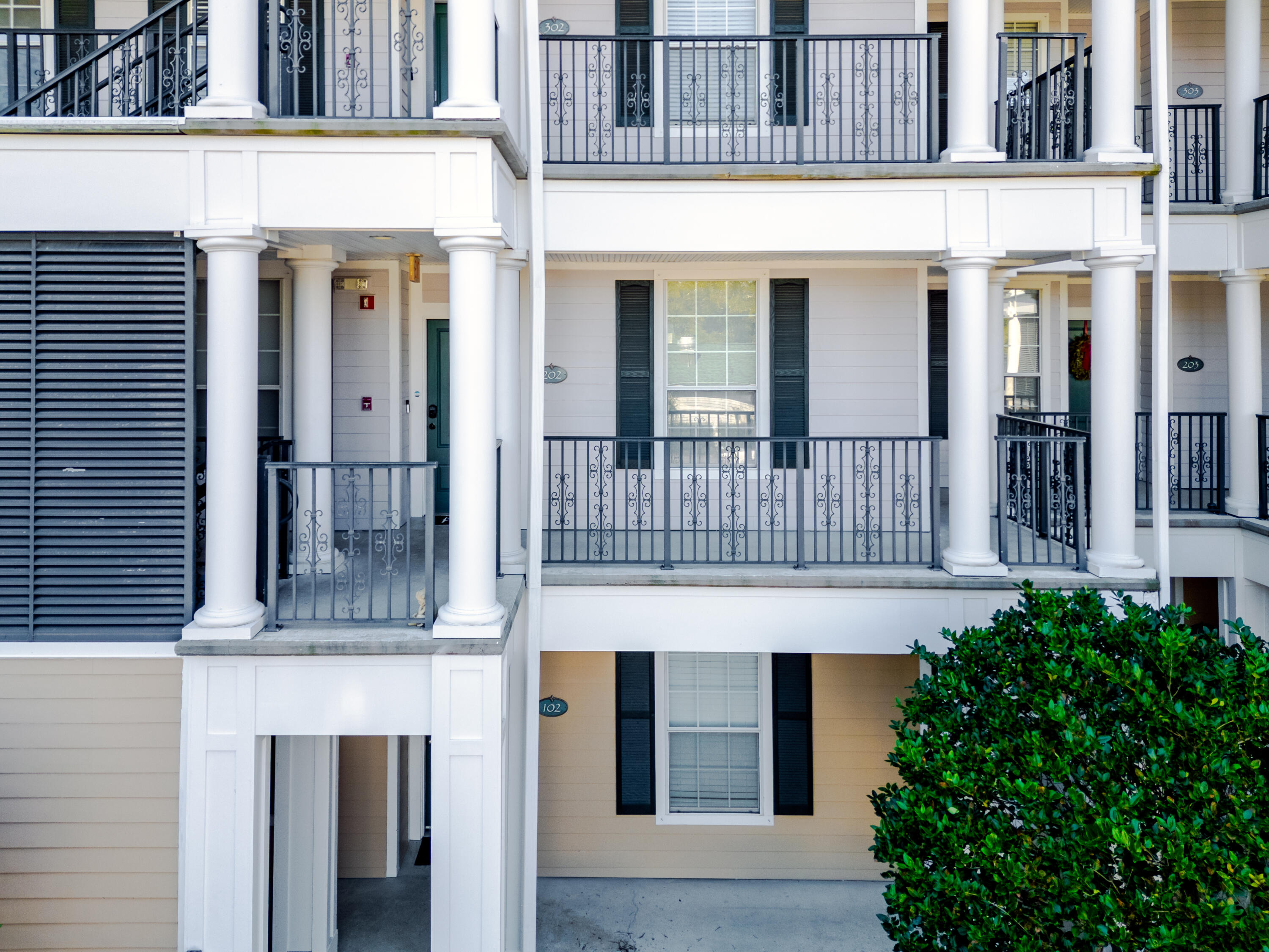 FRENCH QUARTERS - Residential