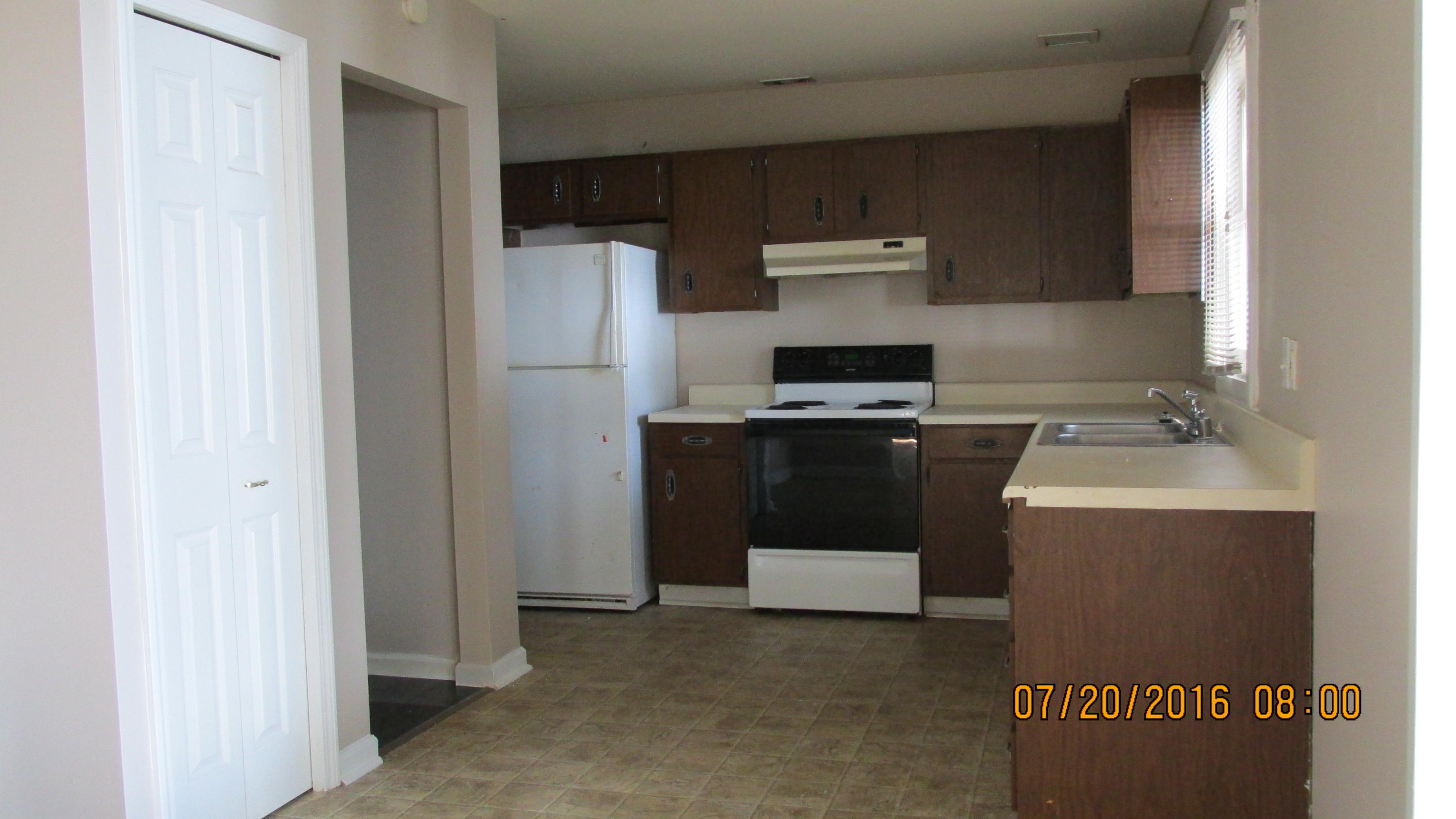 HUCK & TOMS - Residential Lease