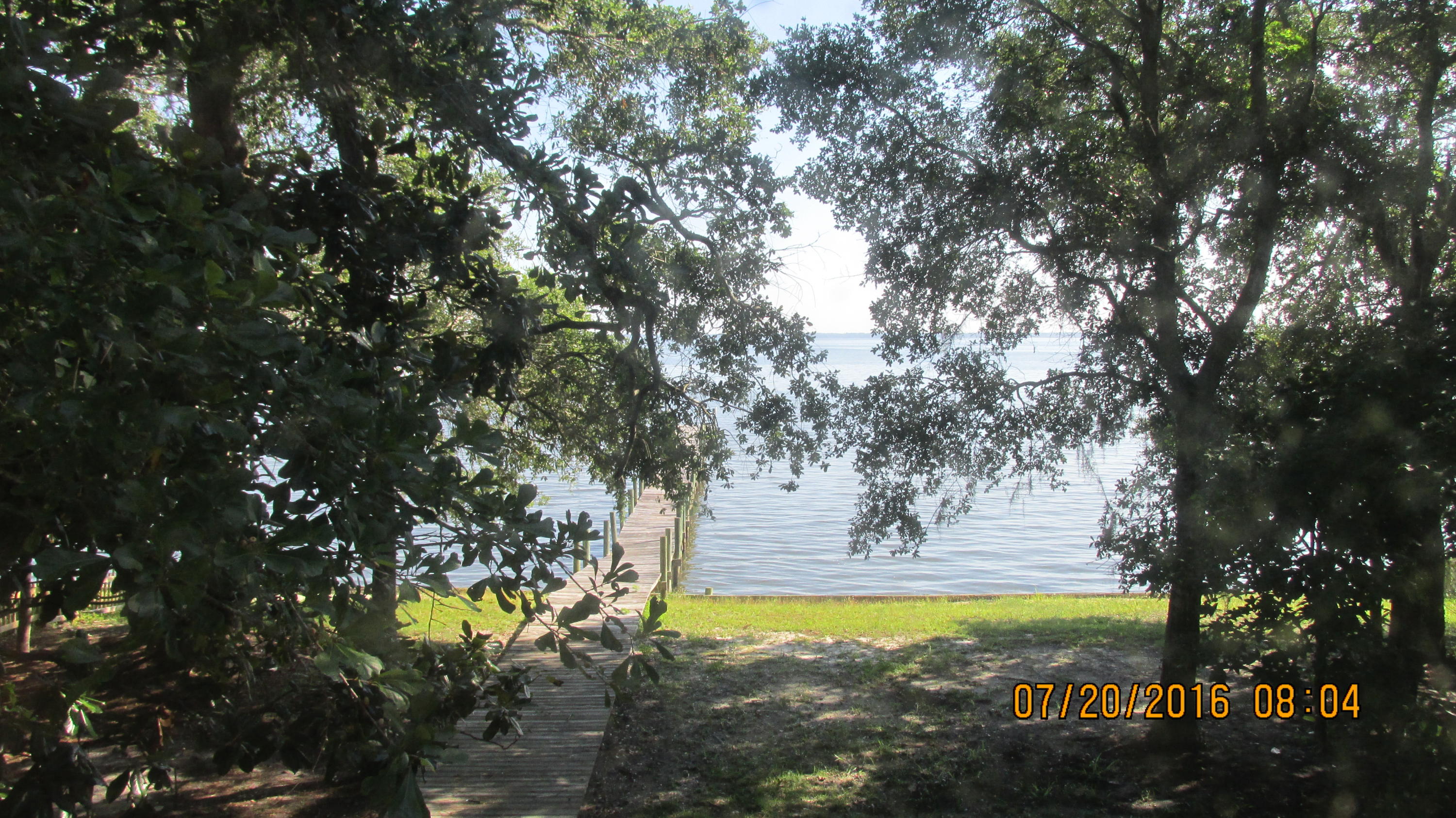 HUCK & TOMS - Residential Lease