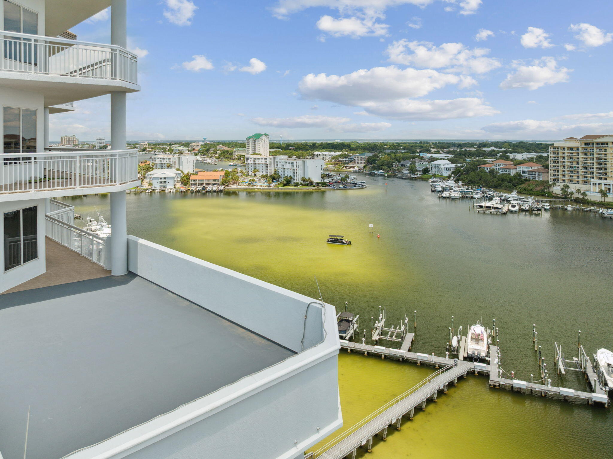 HARBOR LANDING - Residential