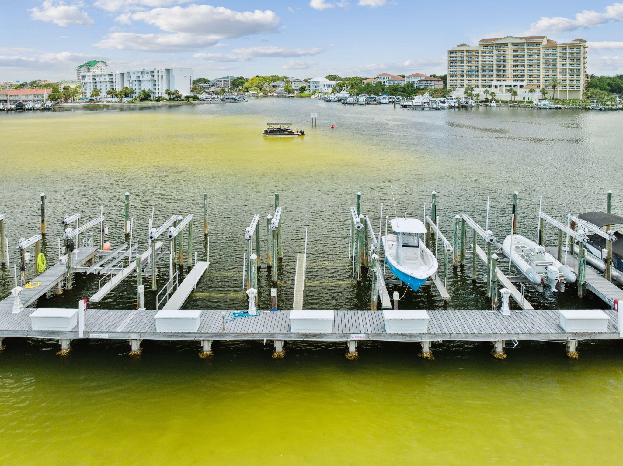 HARBOR LANDING - Residential