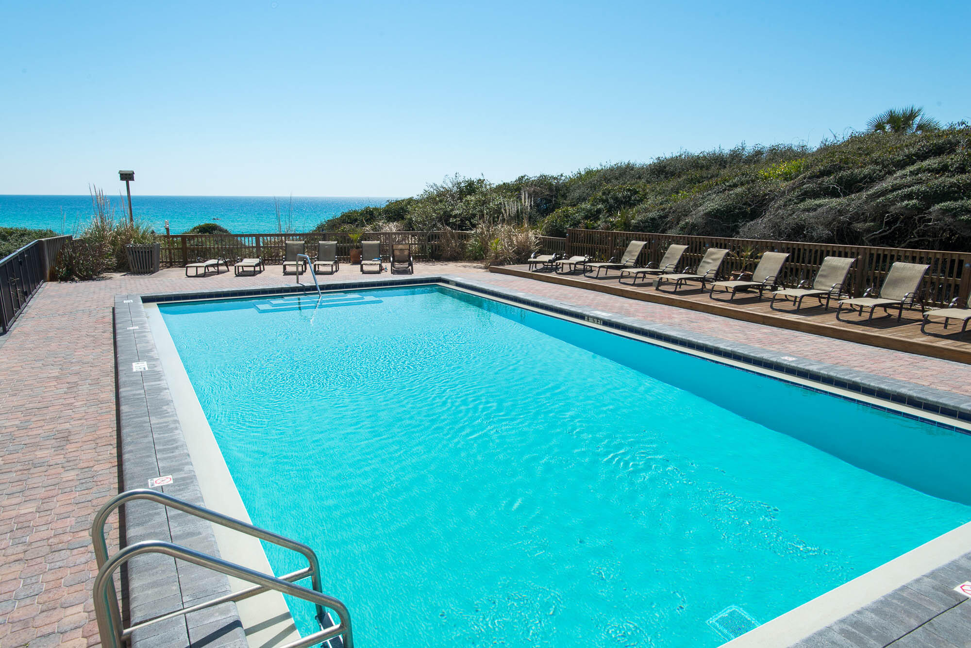 ONE SEAGROVE PLACE CONDOMINIUMS - Residential