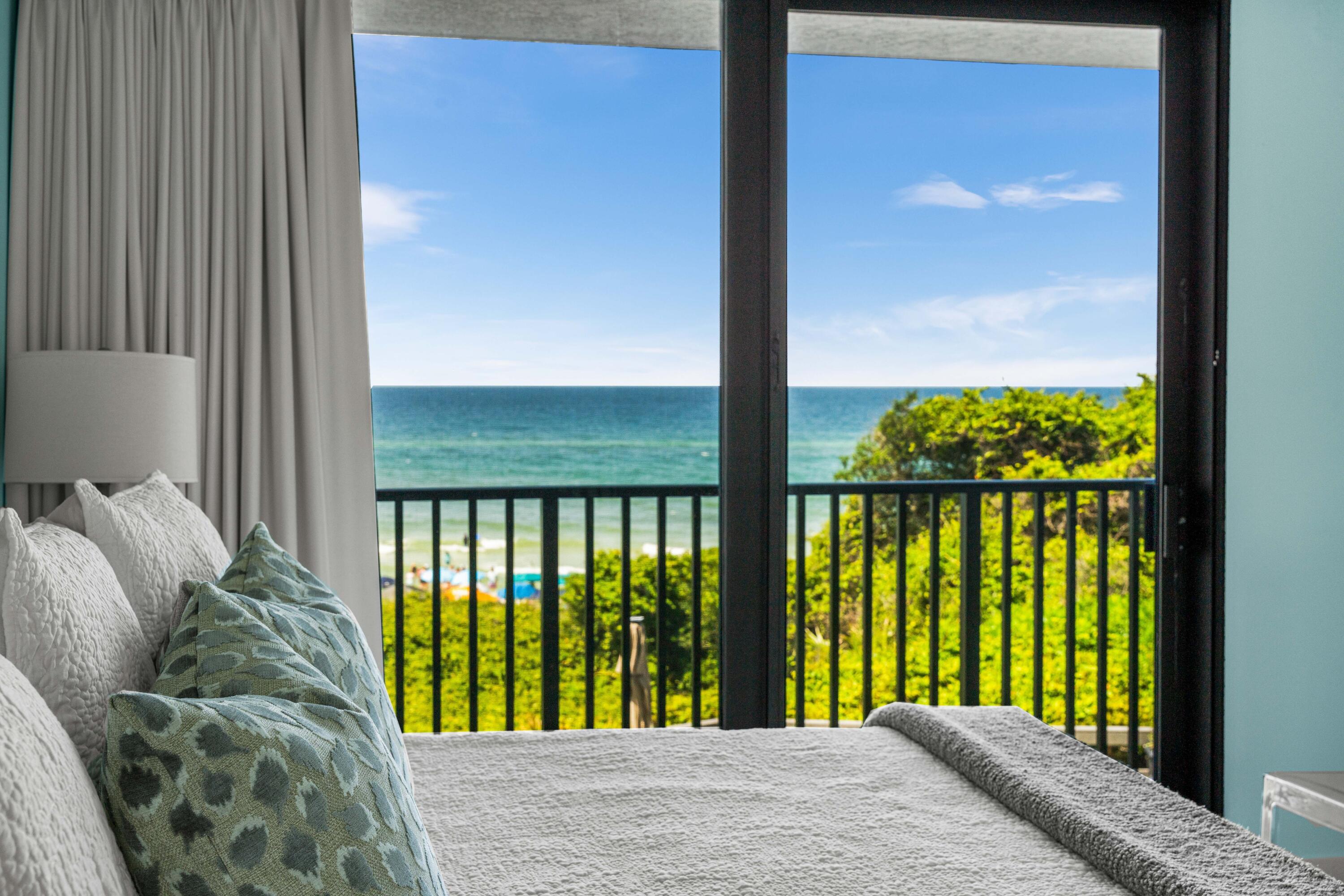 ONE SEAGROVE PLACE CONDOMINIUMS - Residential