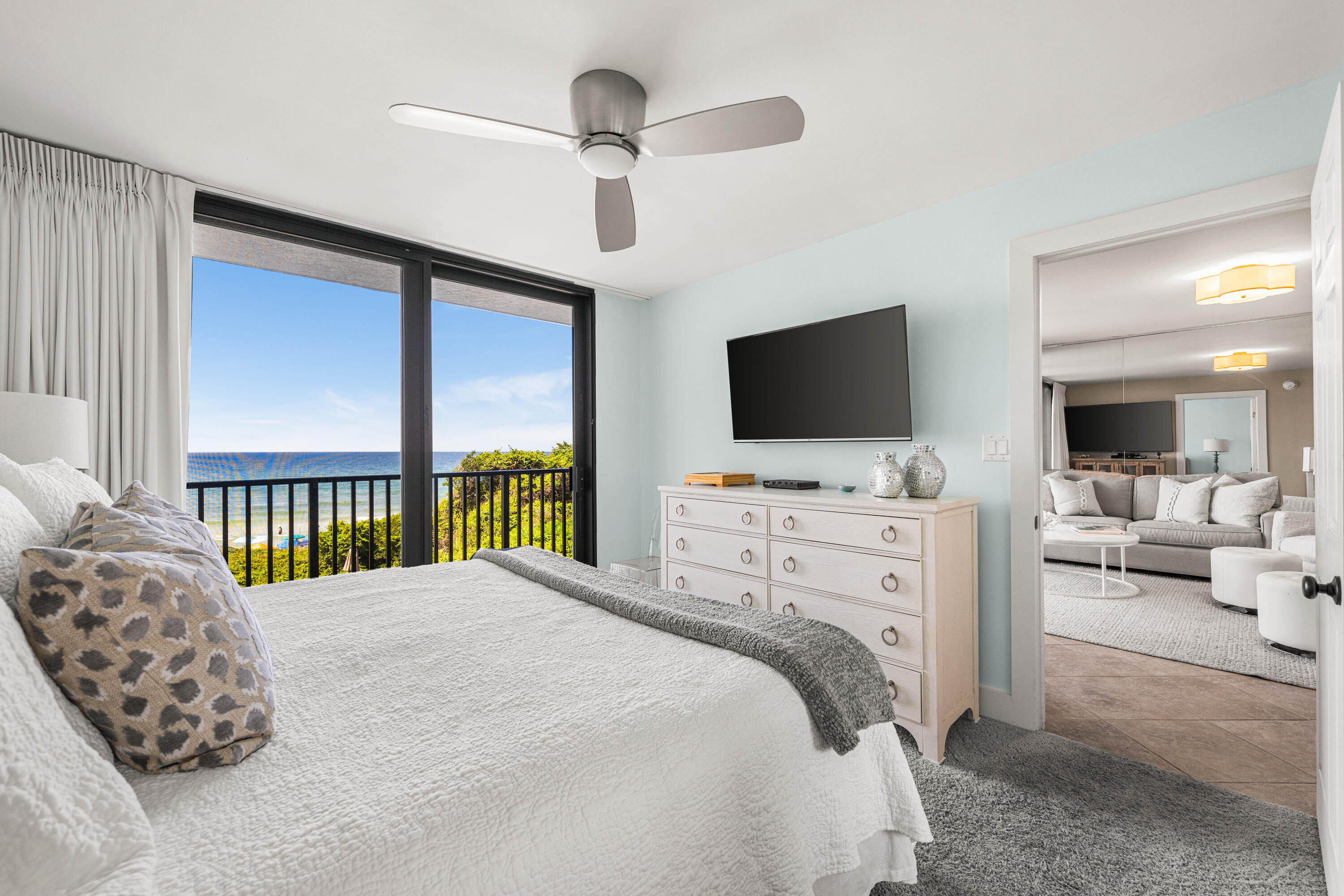 ONE SEAGROVE PLACE CONDOMINIUMS - Residential