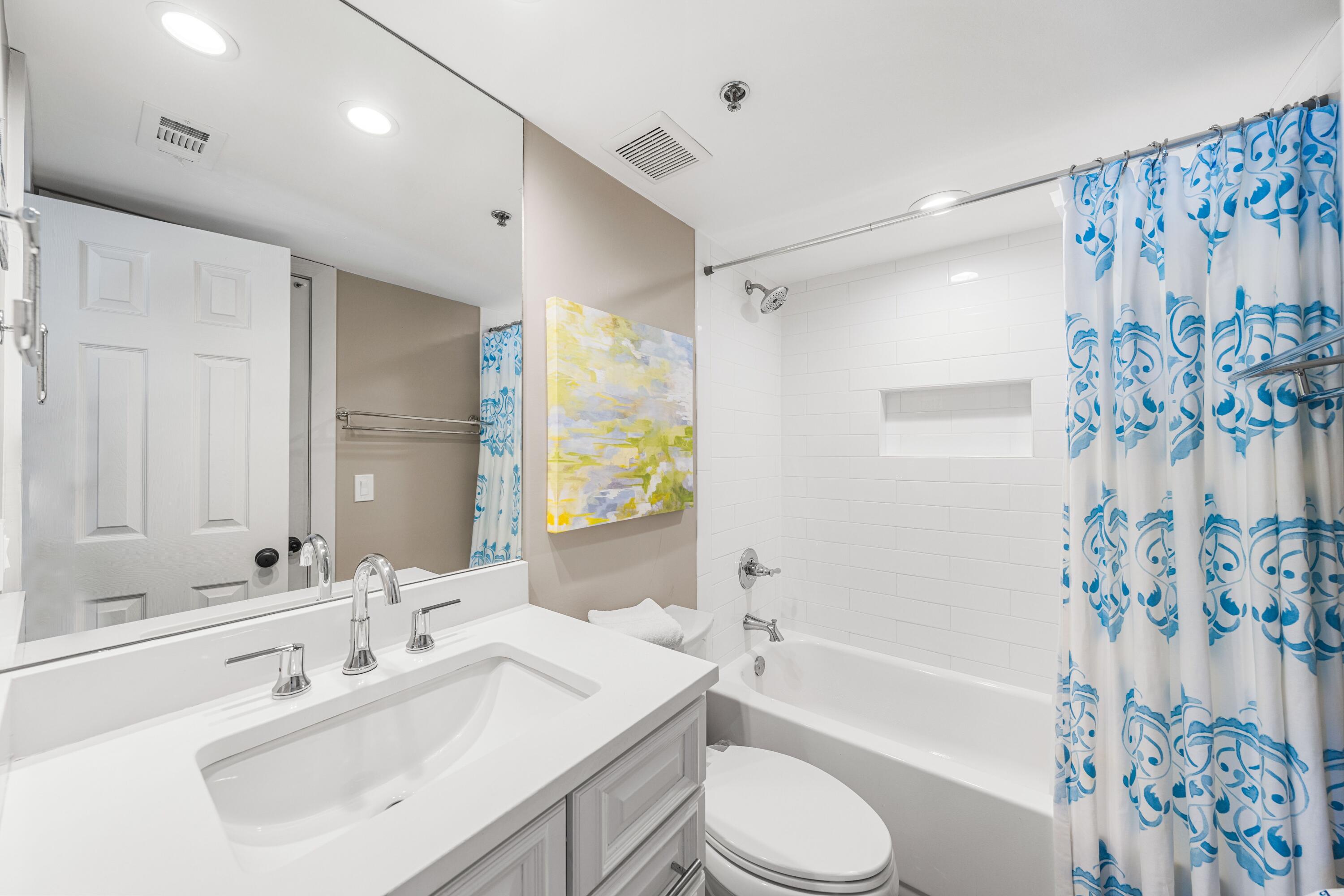 ONE SEAGROVE PLACE CONDOMINIUMS - Residential