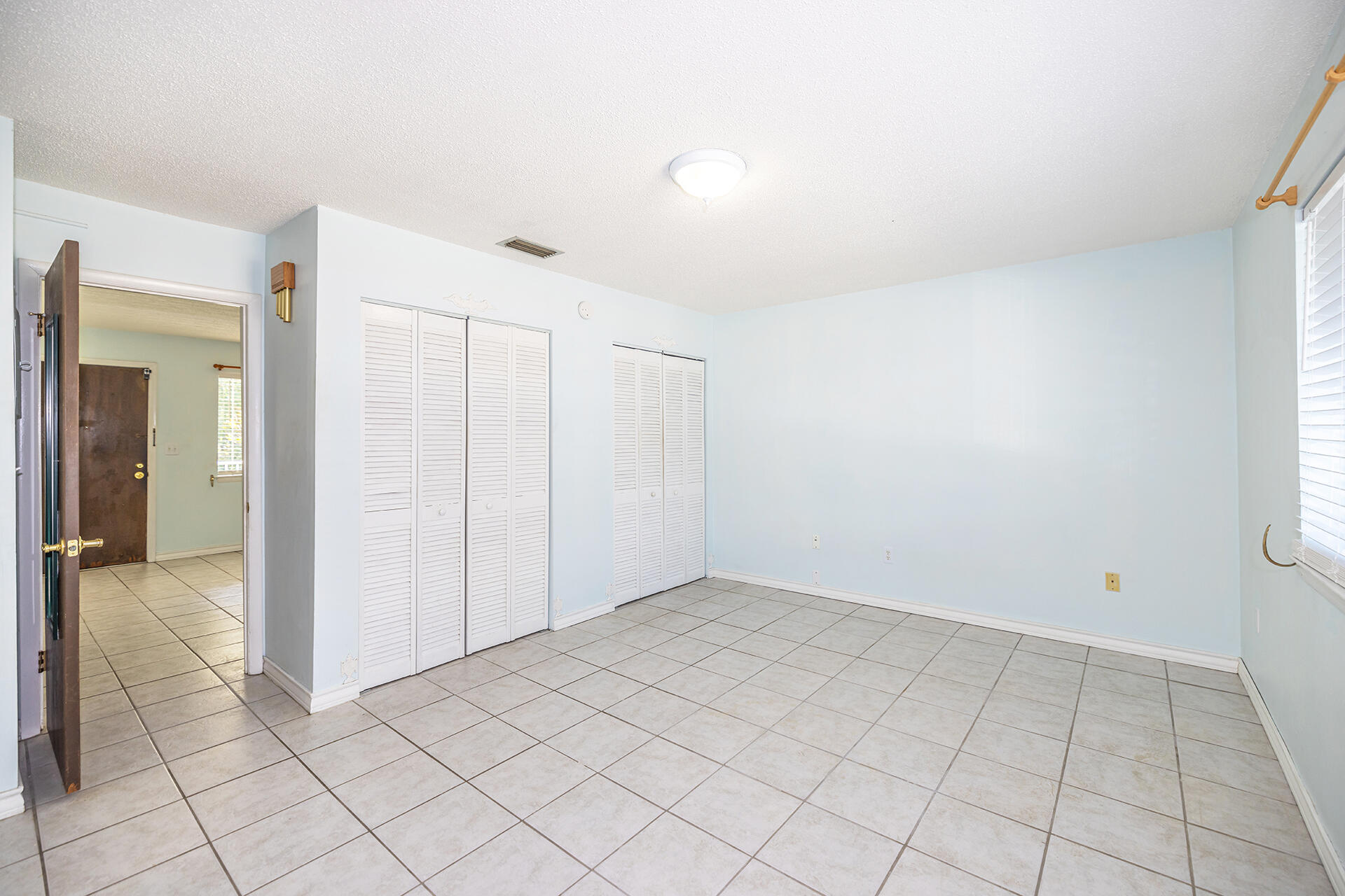 COLLEGE PARK CONDO - Residential