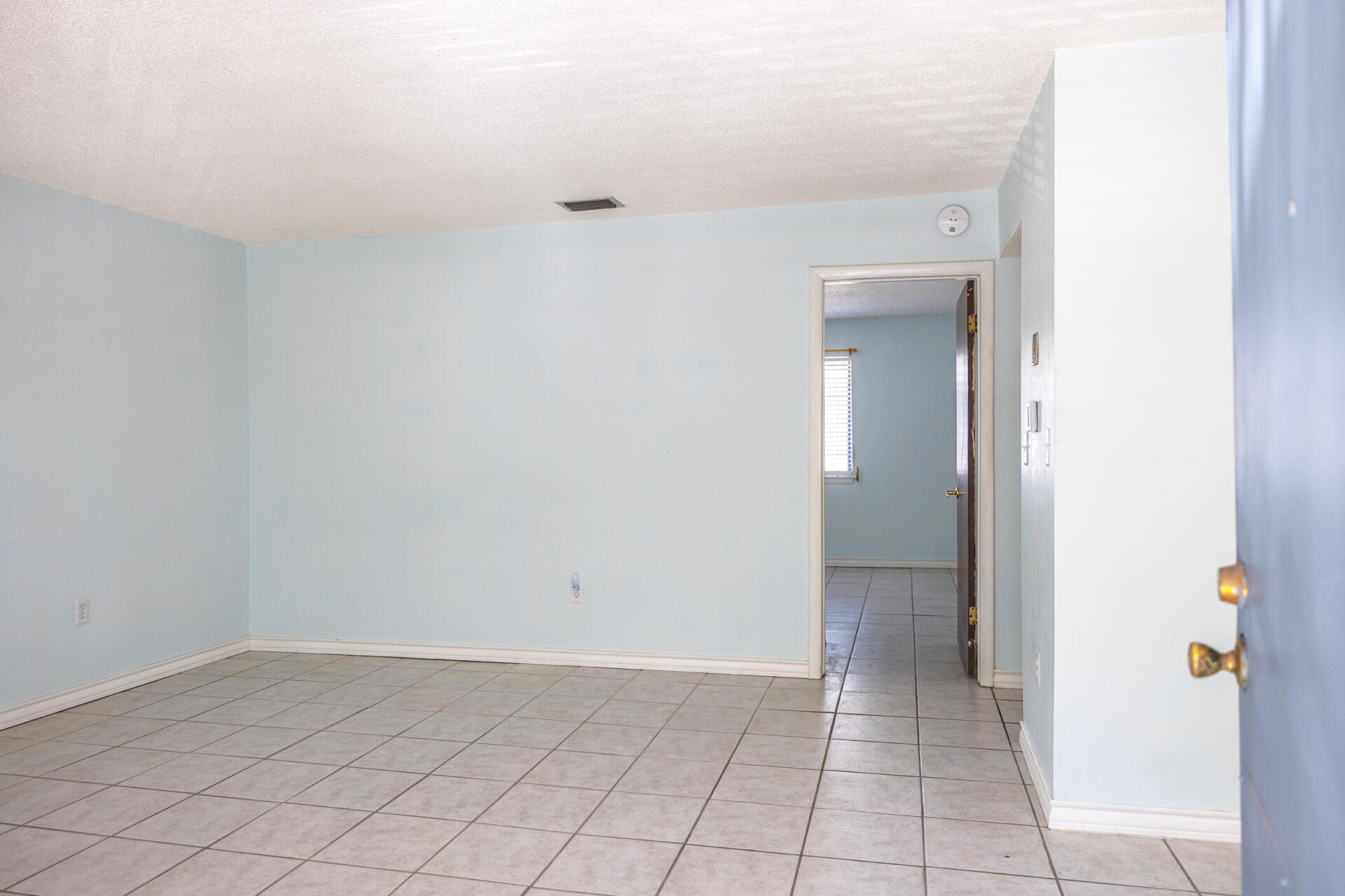 COLLEGE PARK CONDO - Residential