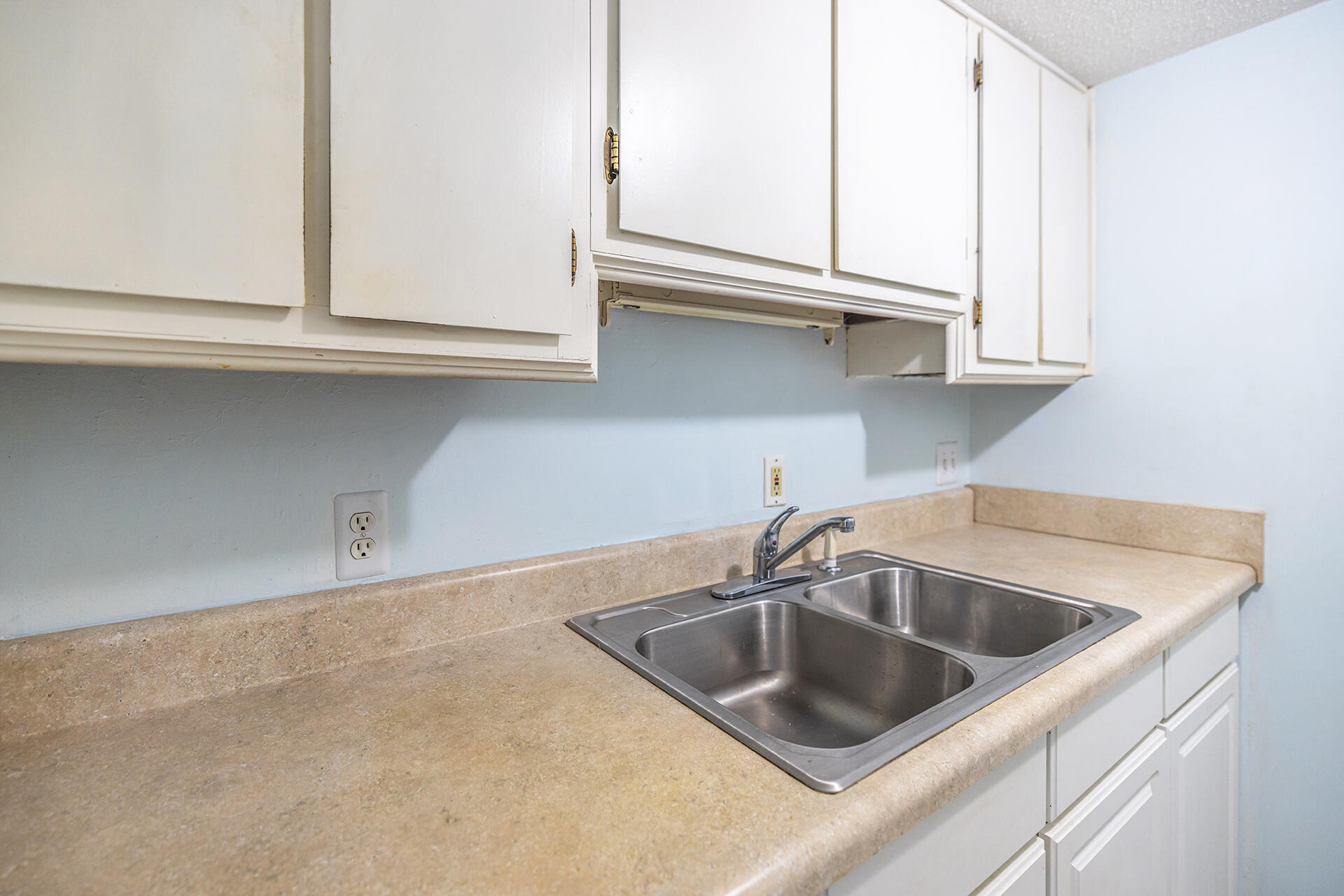 COLLEGE PARK CONDO - Residential