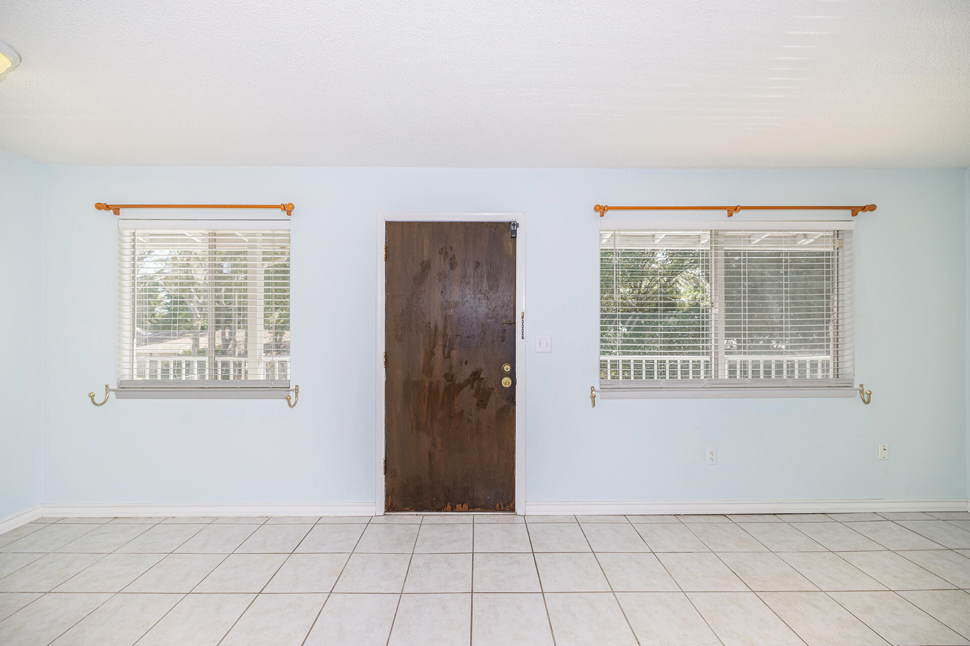 COLLEGE PARK CONDO - Residential