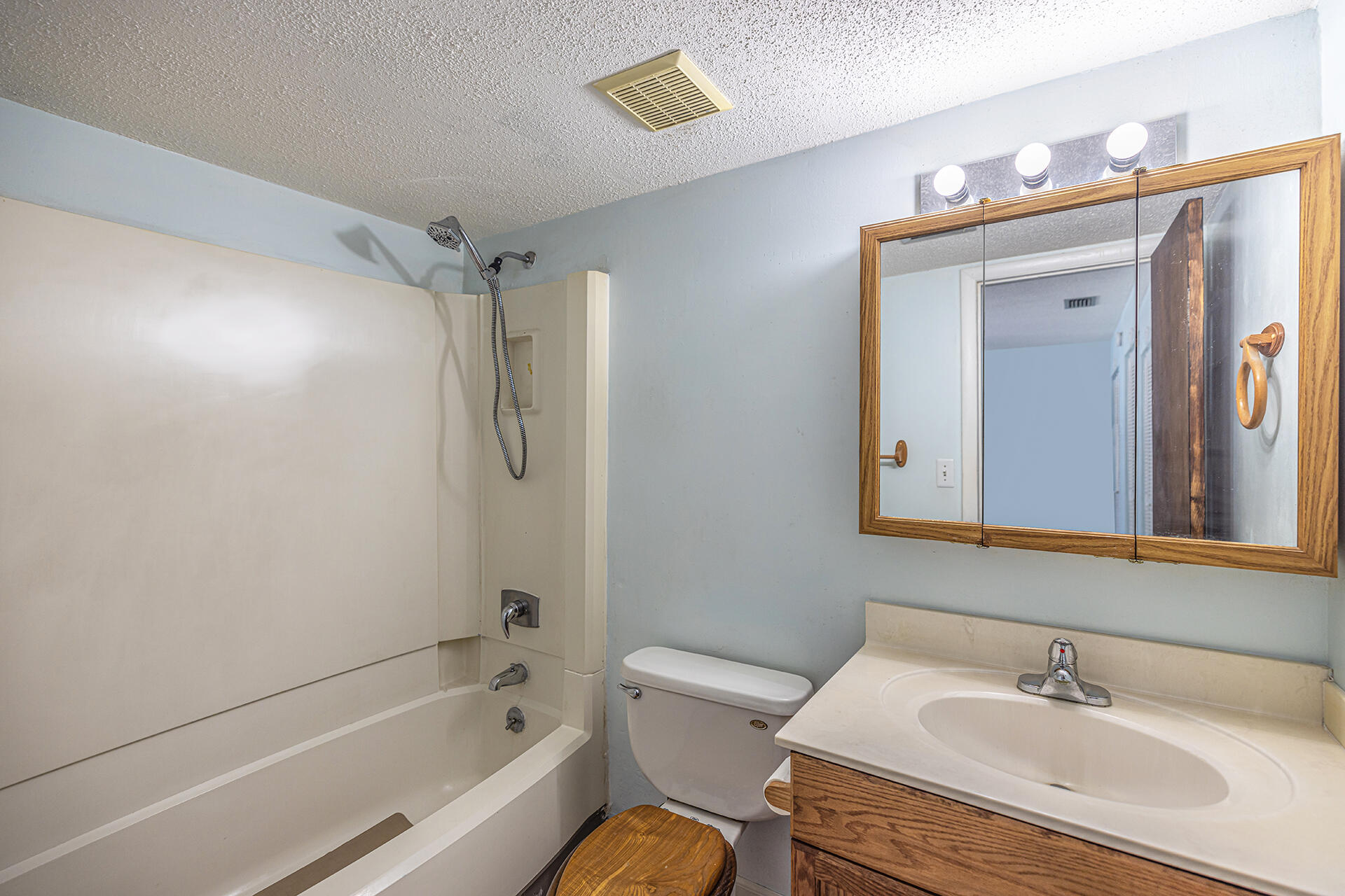 COLLEGE PARK CONDO - Residential