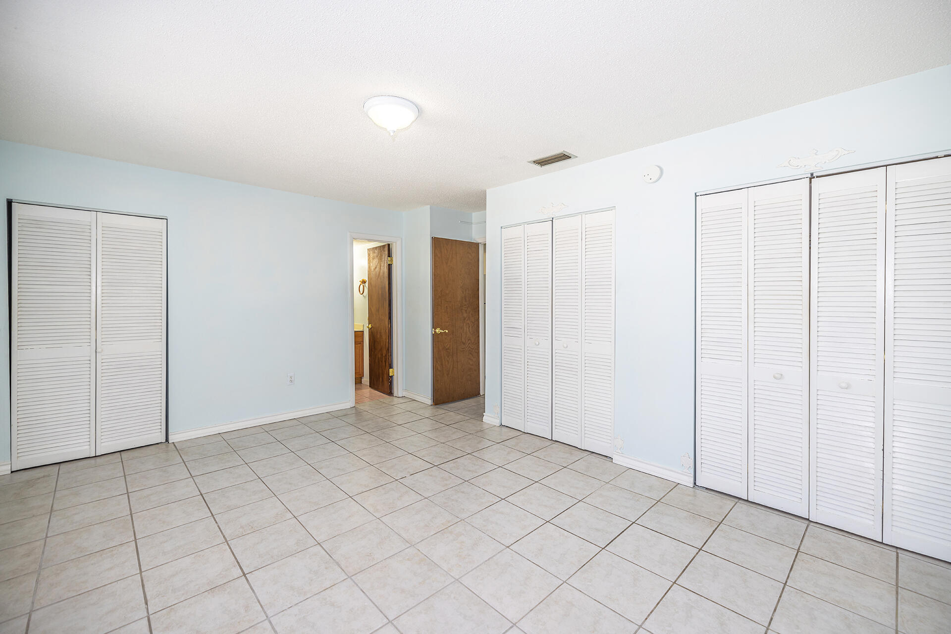 COLLEGE PARK CONDO - Residential