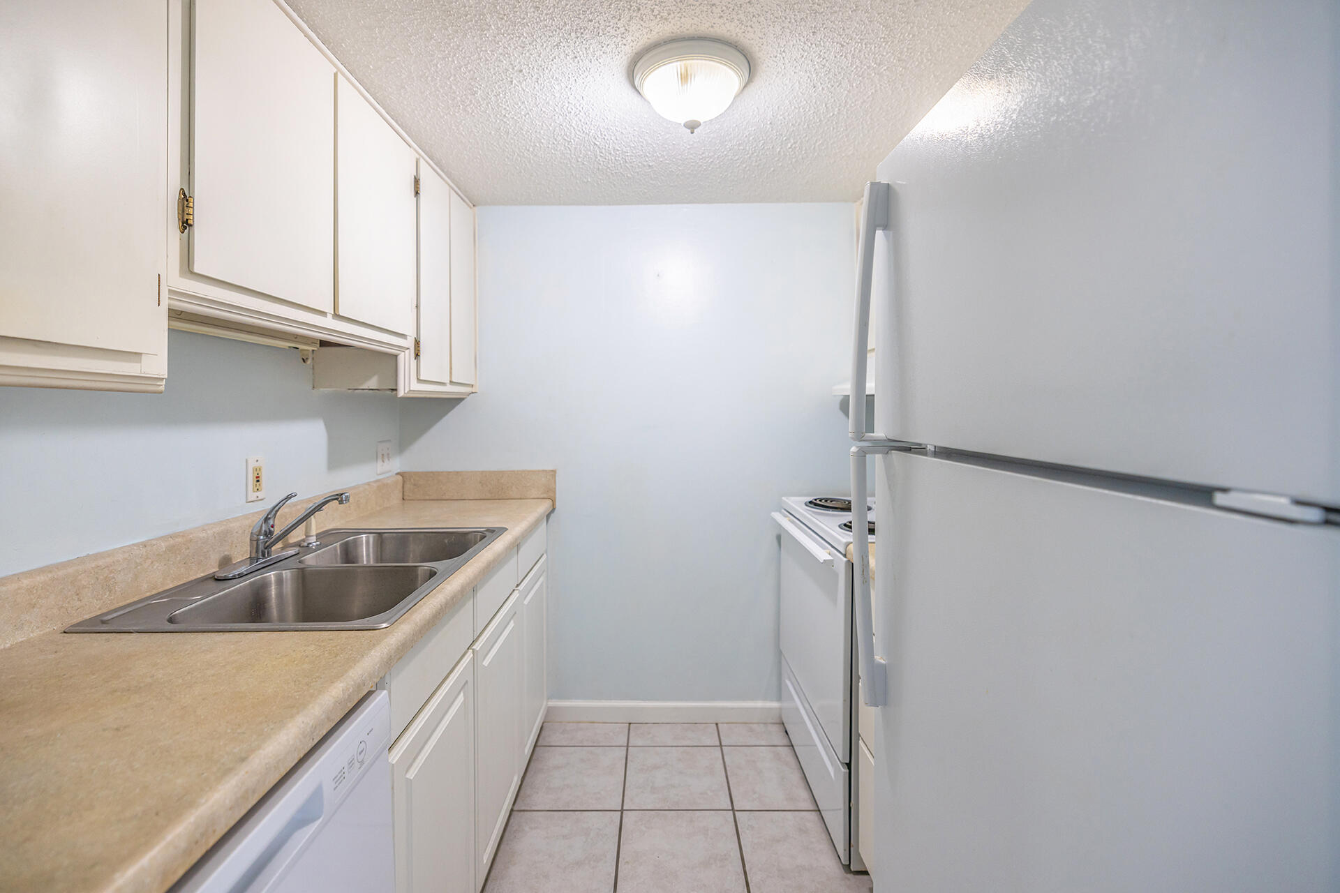 COLLEGE PARK CONDO - Residential