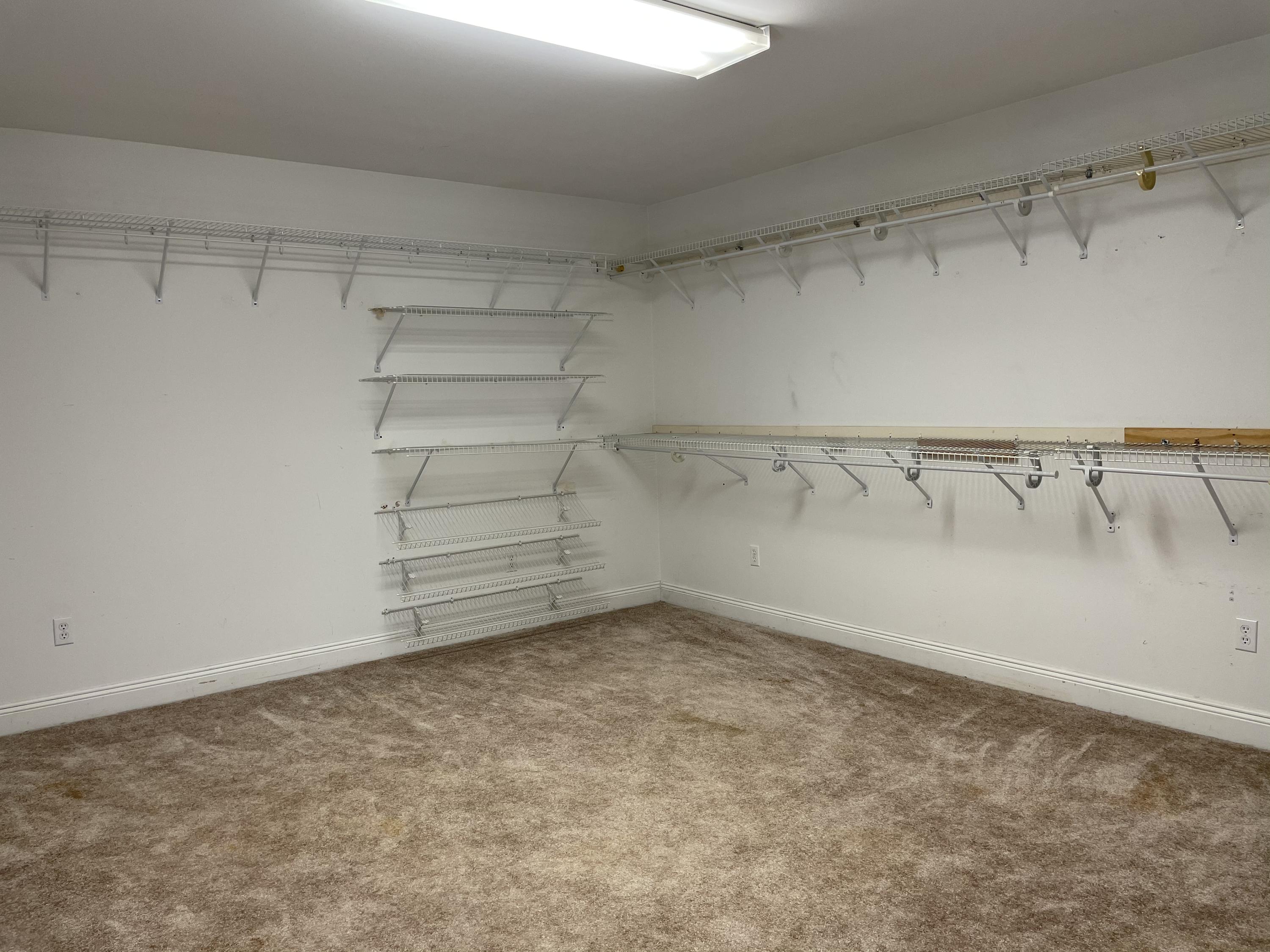 MARY ESTHER MANOR - Residential