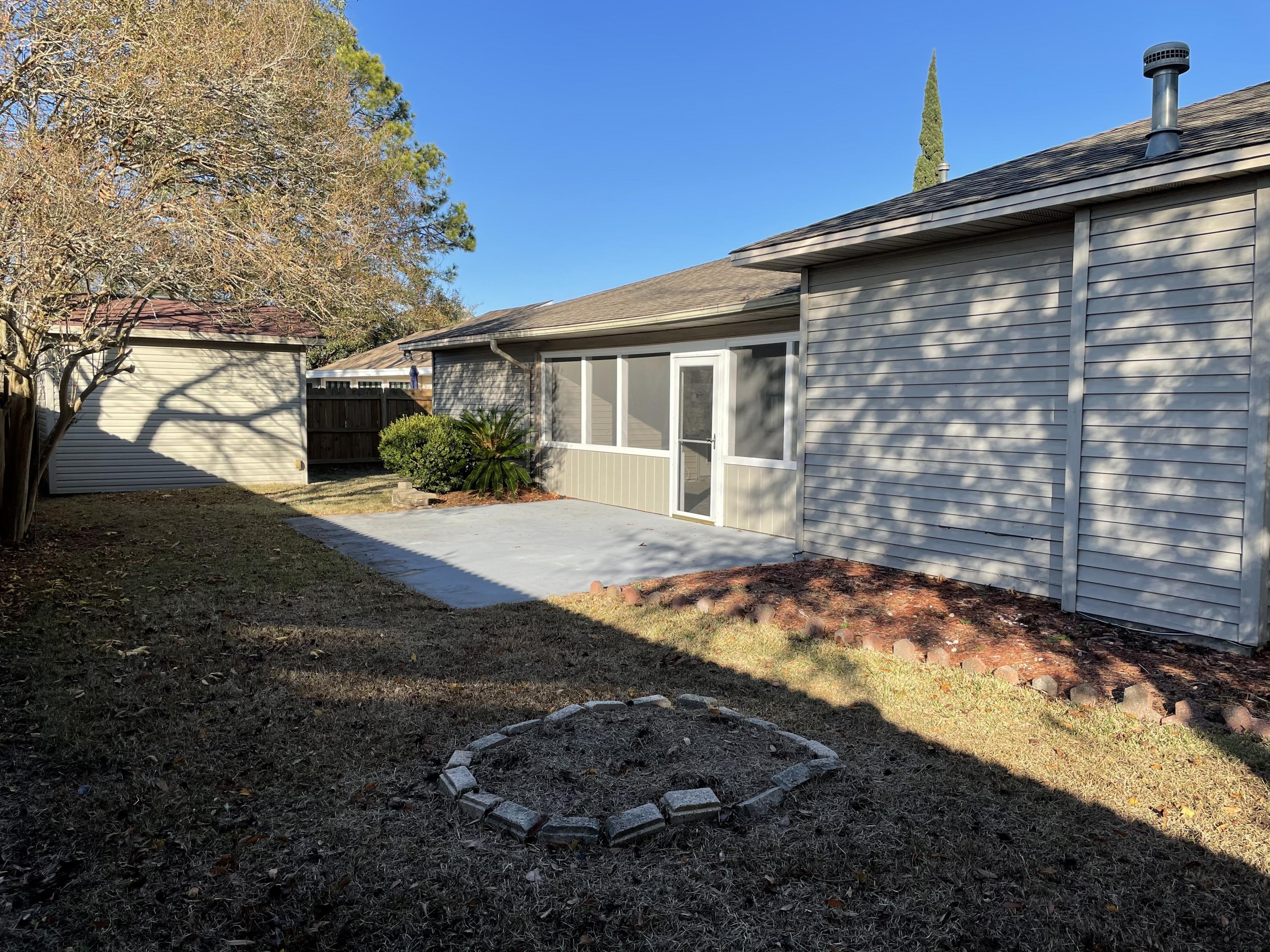 MARY ESTHER MANOR - Residential