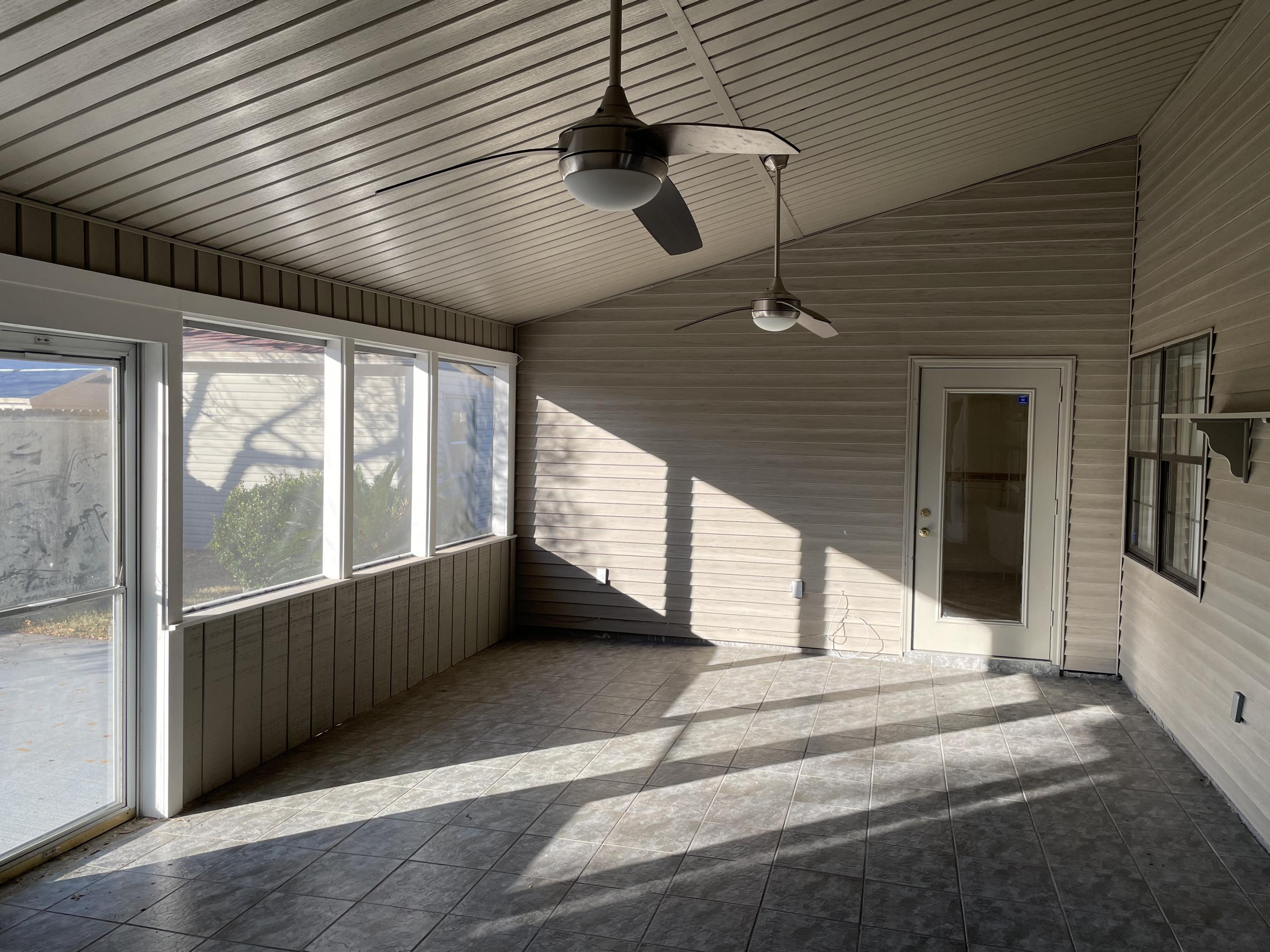 MARY ESTHER MANOR - Residential