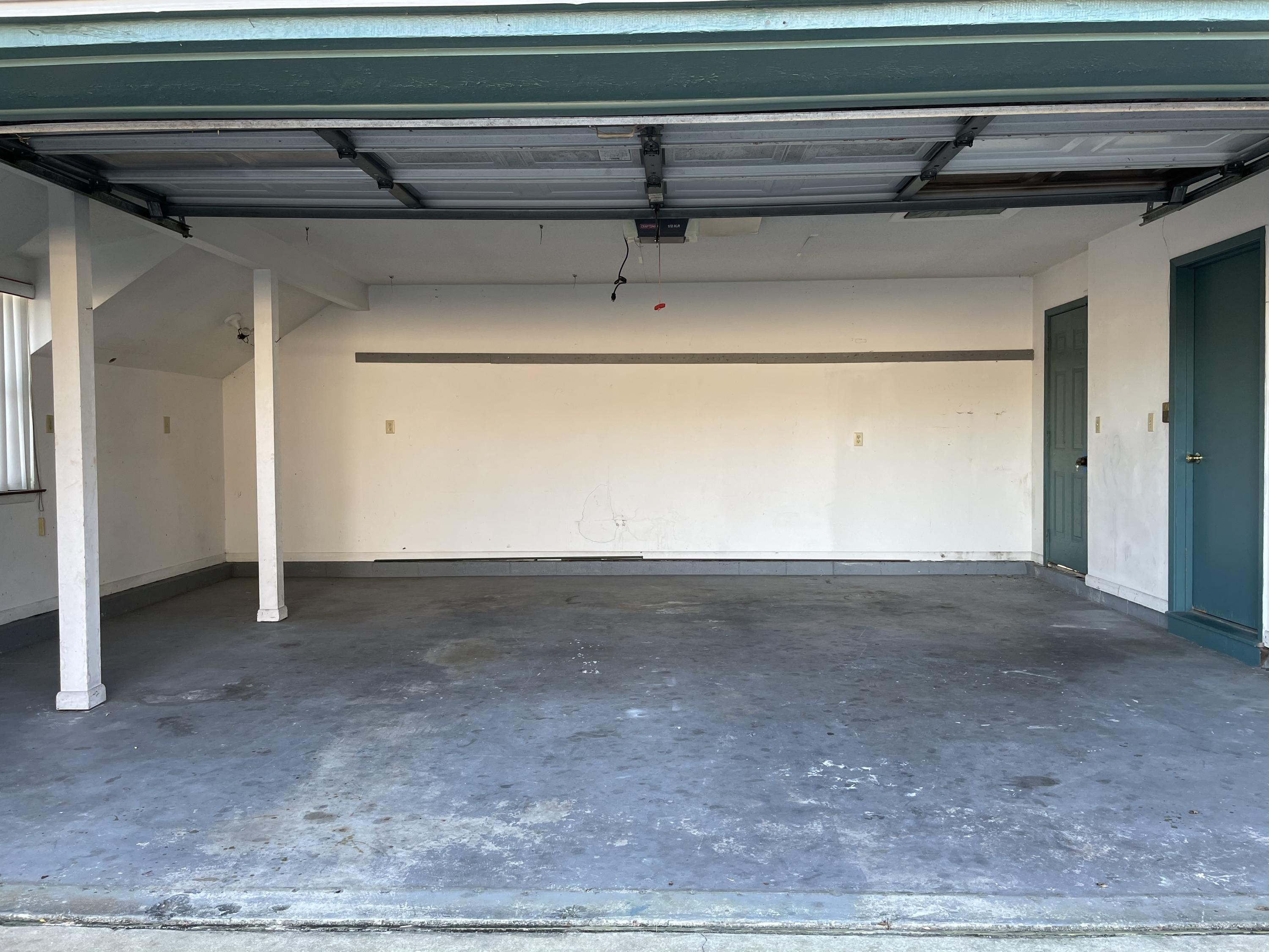 MARY ESTHER MANOR - Residential