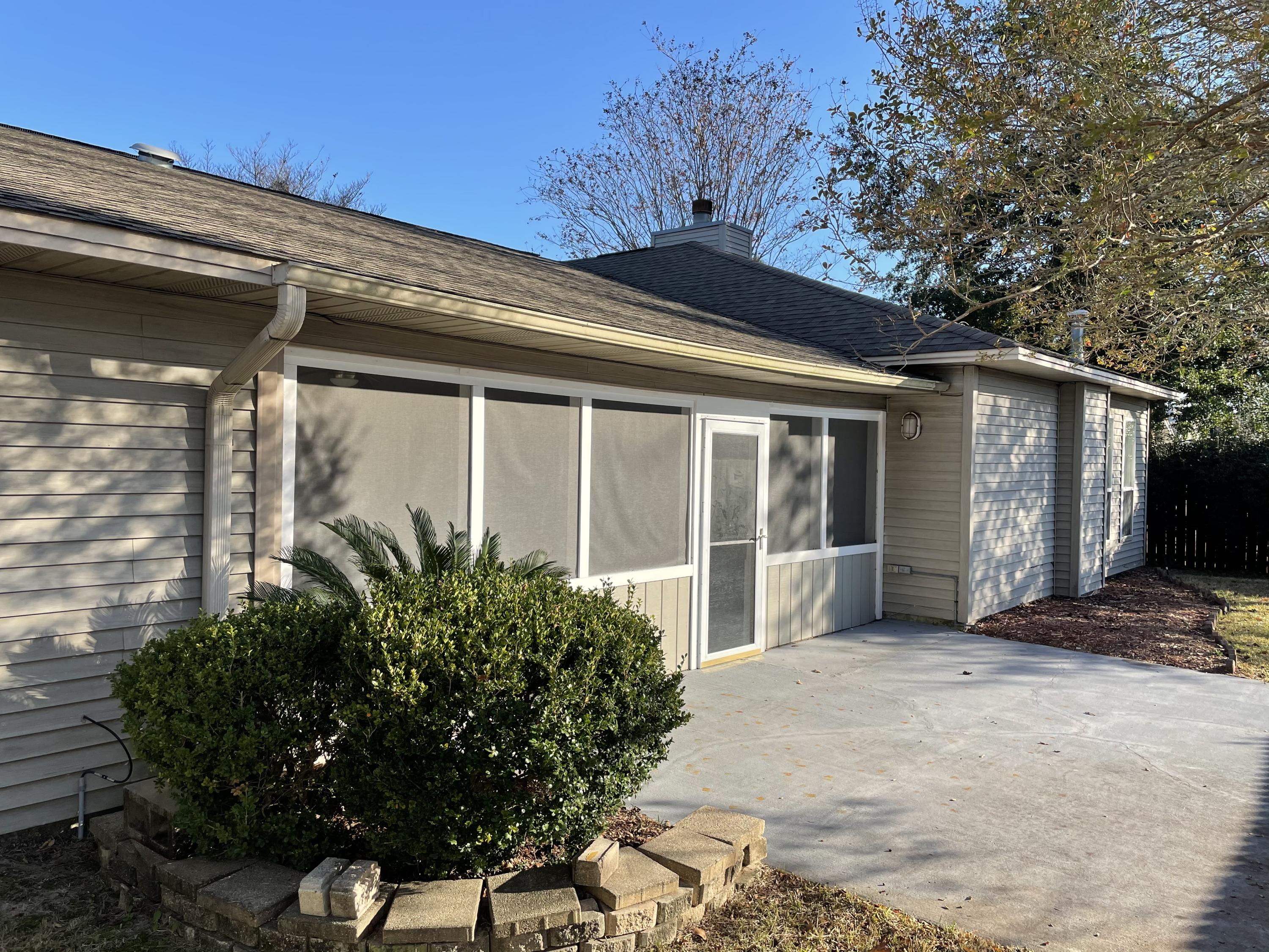 MARY ESTHER MANOR - Residential