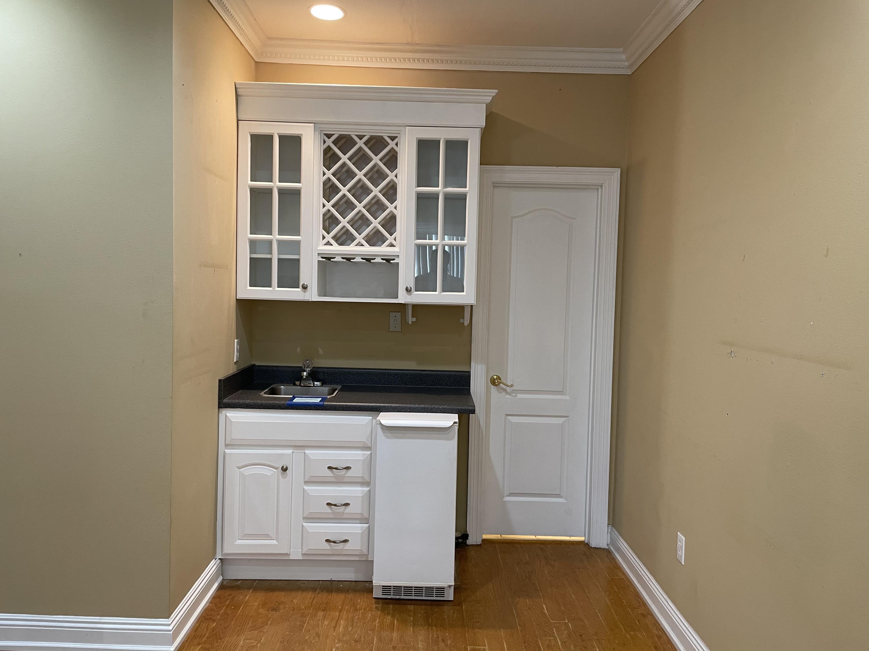 MARY ESTHER MANOR - Residential