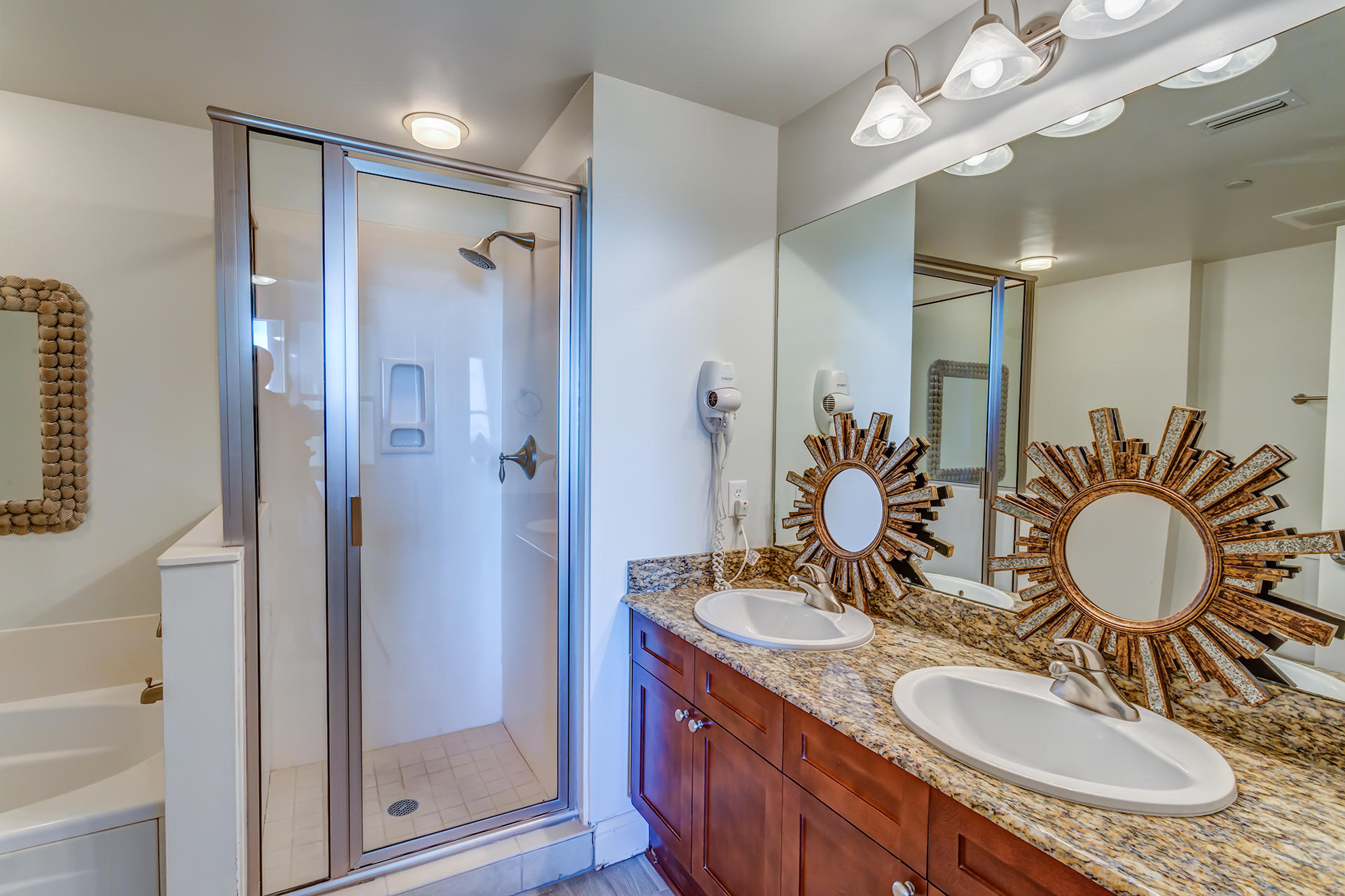 AQUA BEACHSIDE RESORT - Residential