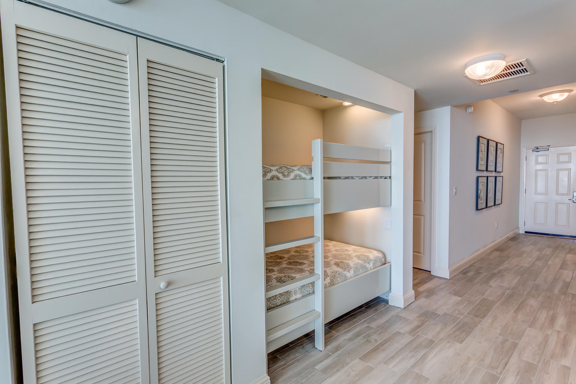 AQUA BEACHSIDE RESORT - Residential