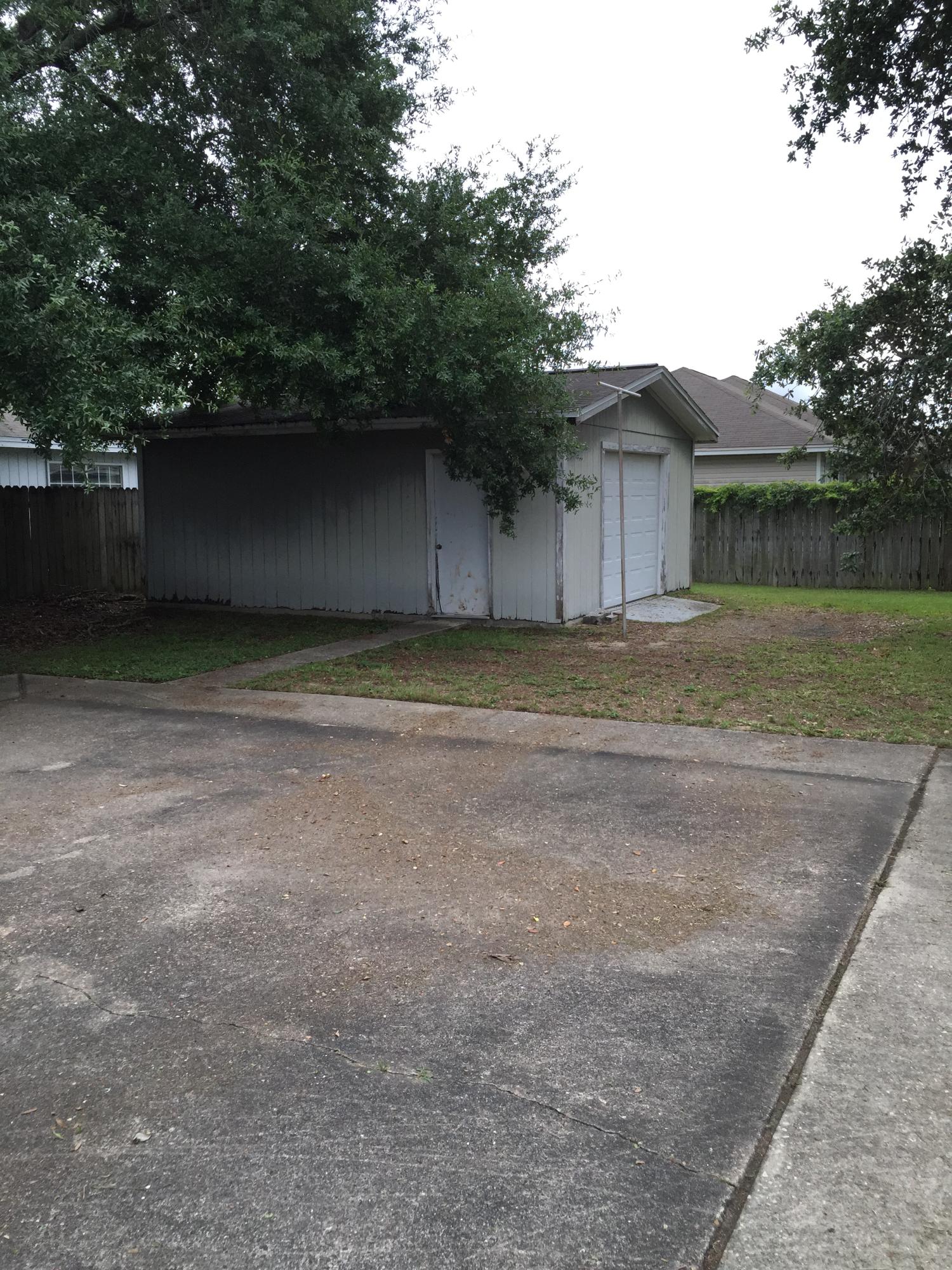 ROANOKE VILLAGE S/D - Residential